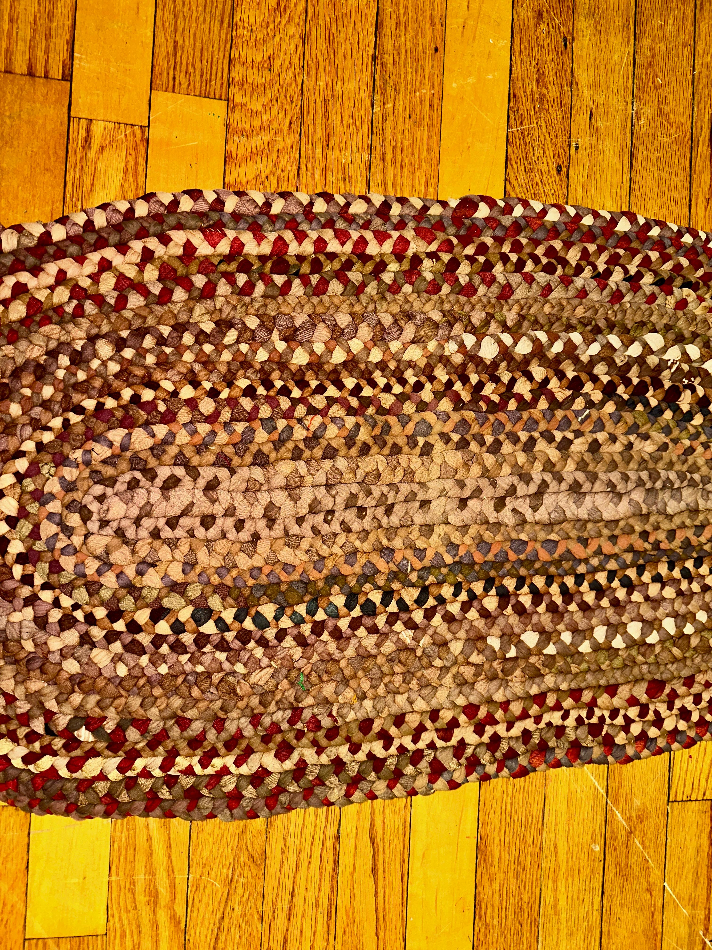 Américain Petit tapis tressé fait main du comté de Berks, PA - AMERICAN FOLK ART - RR5112 en vente