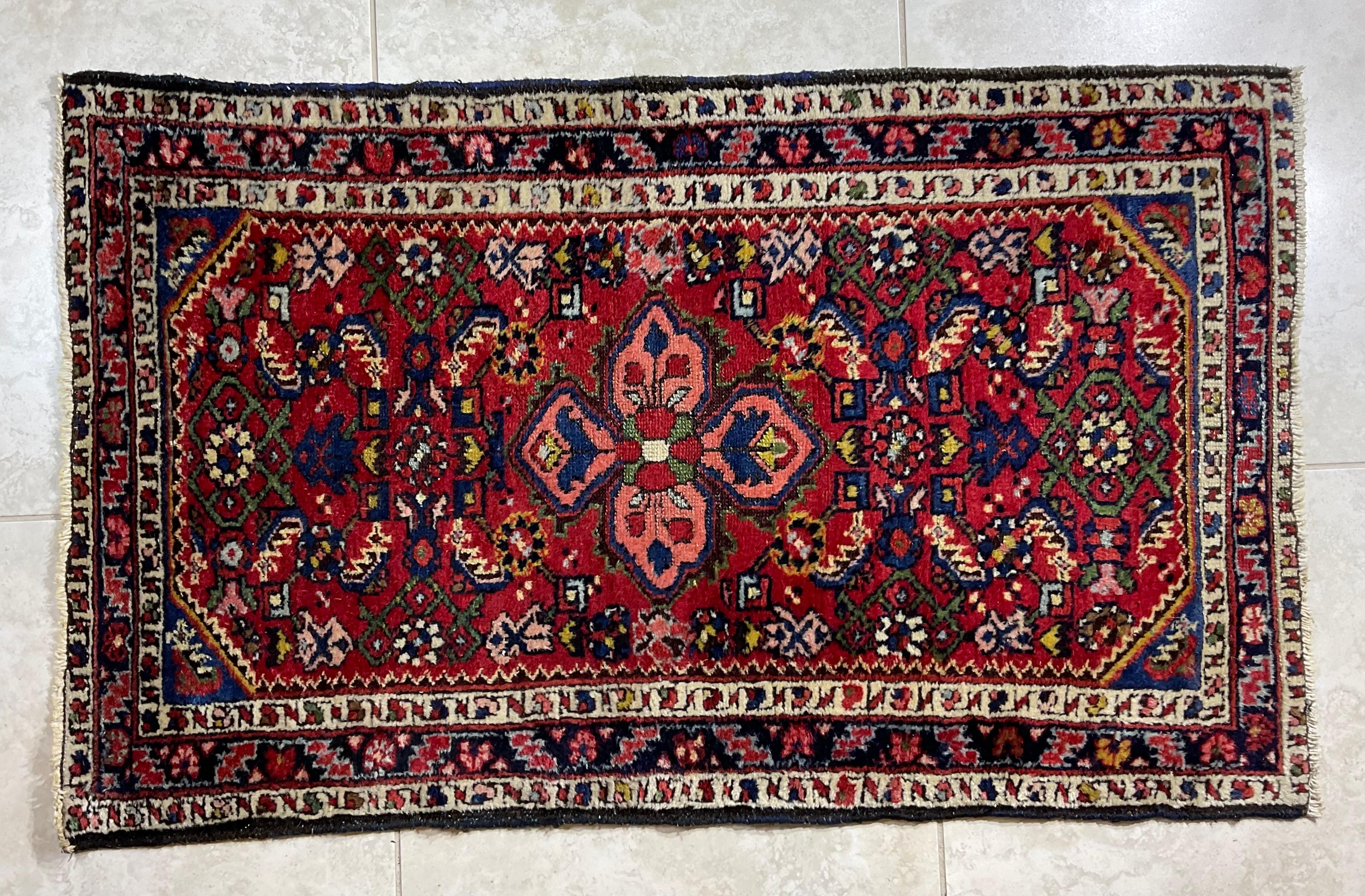 Beautiful handwoven fine wool Persian rug with floor Floral and geometric motifs.
Professionally hand washed, ready to use.