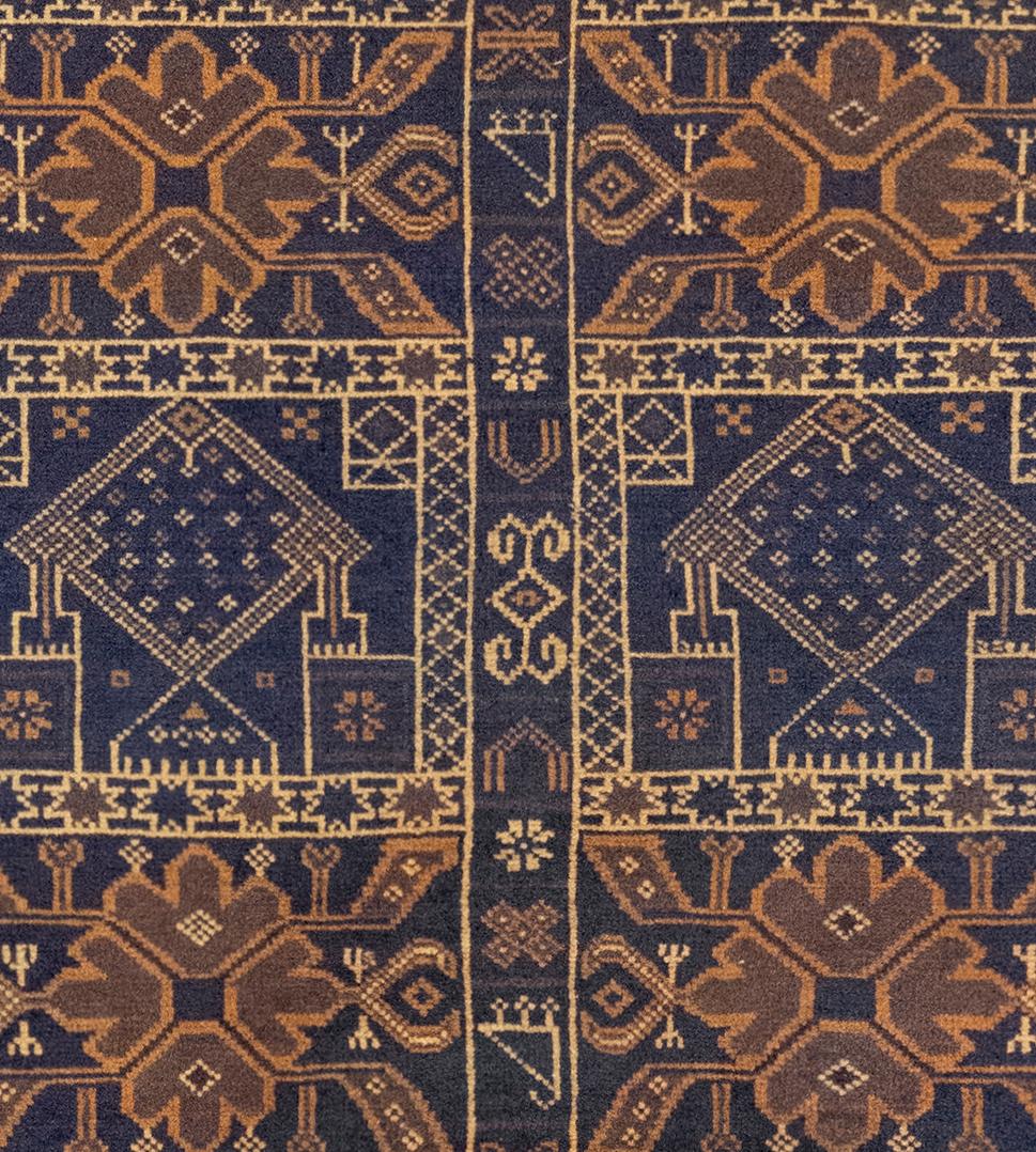 Handgewebter Baluch-Akzent-Teppich aus Wolle (Pakistanisch) im Angebot