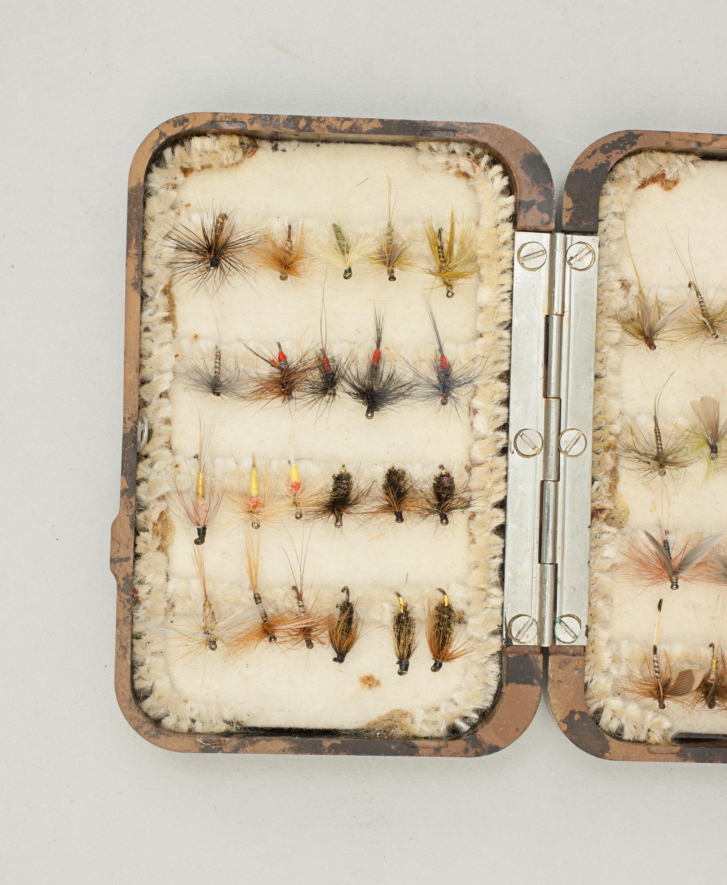 Mid-20th Century Small Hardy Neroda Trout Fishing Fly Box With Flies