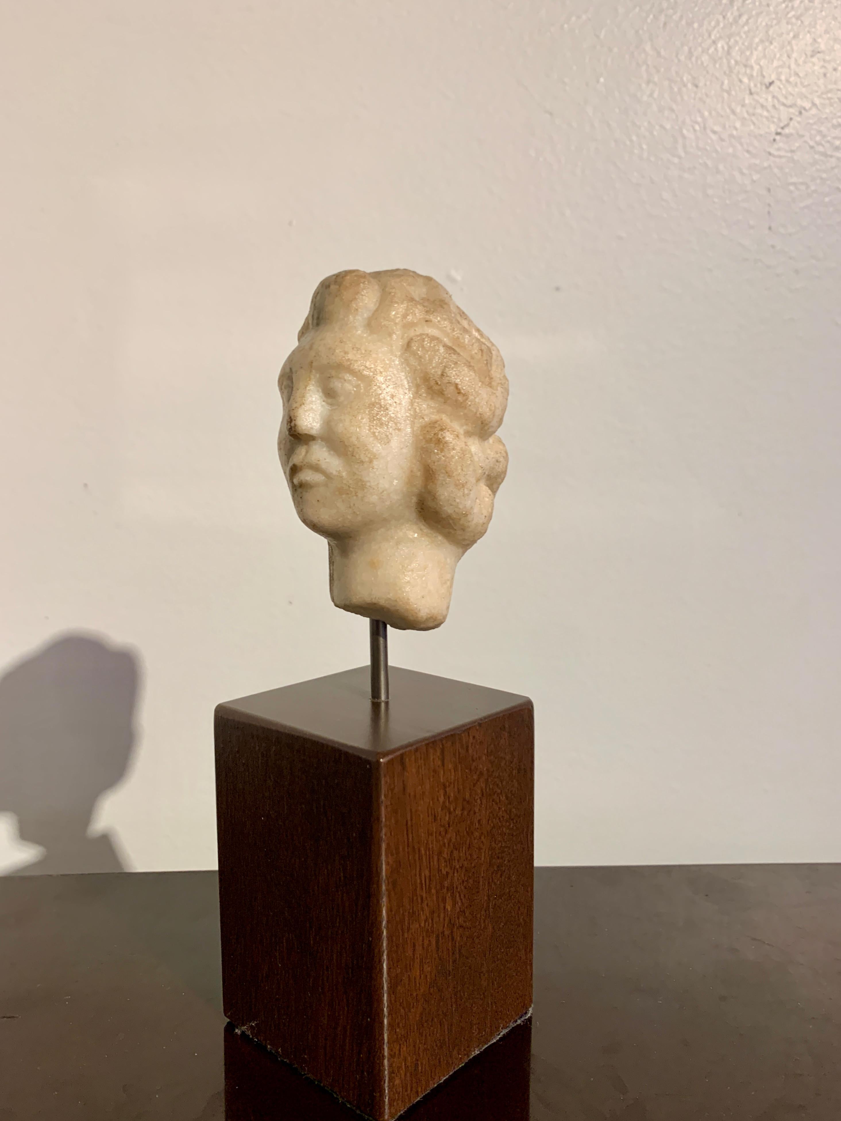 Small Hellenistic Parthian Marble Head of a Man, circa 2nd to 1st Century BC In Good Condition For Sale In Austin, TX