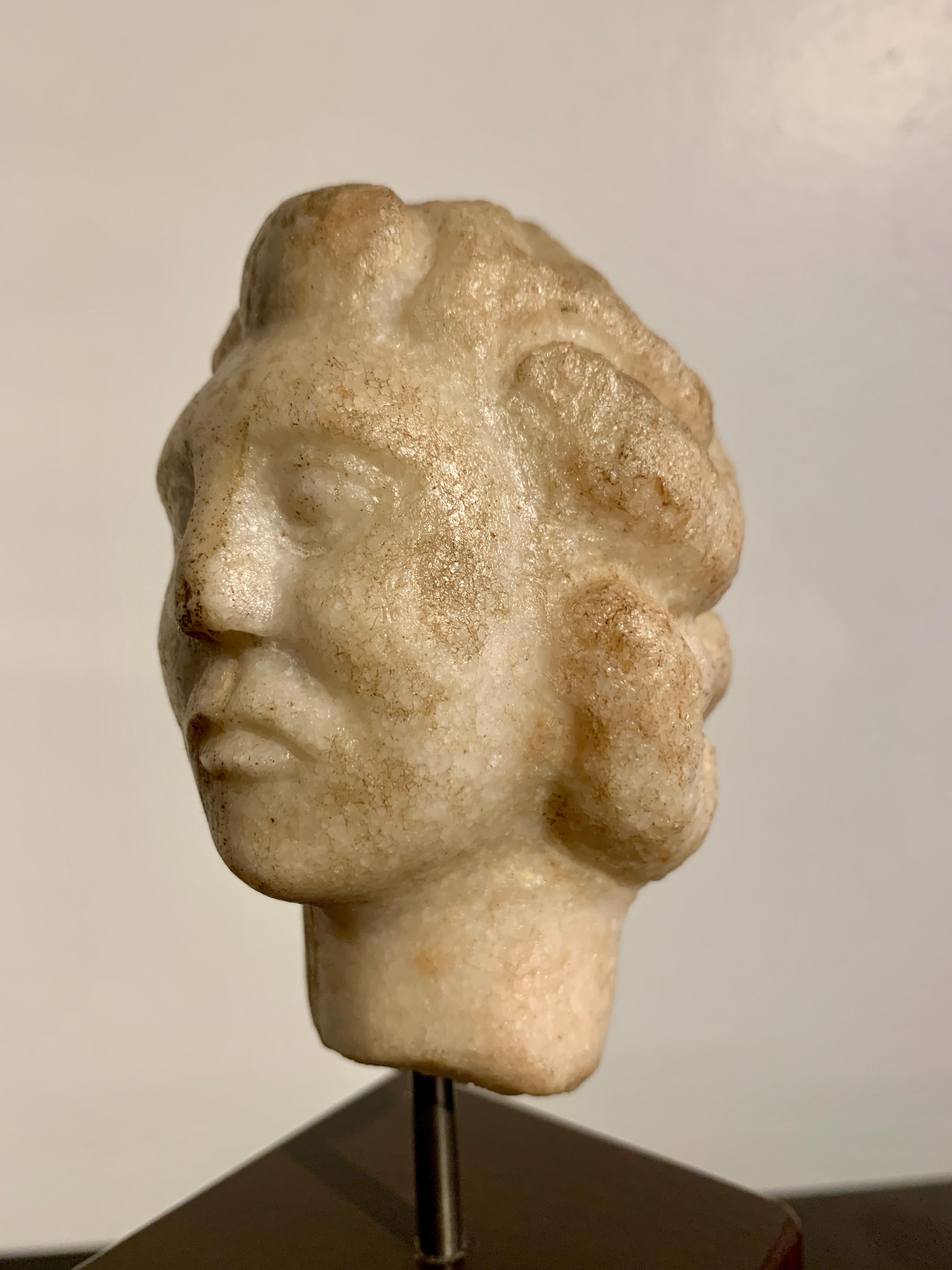 Small Hellenistic Parthian Marble Head of a Man, circa 2nd to 1st Century BC For Sale 1