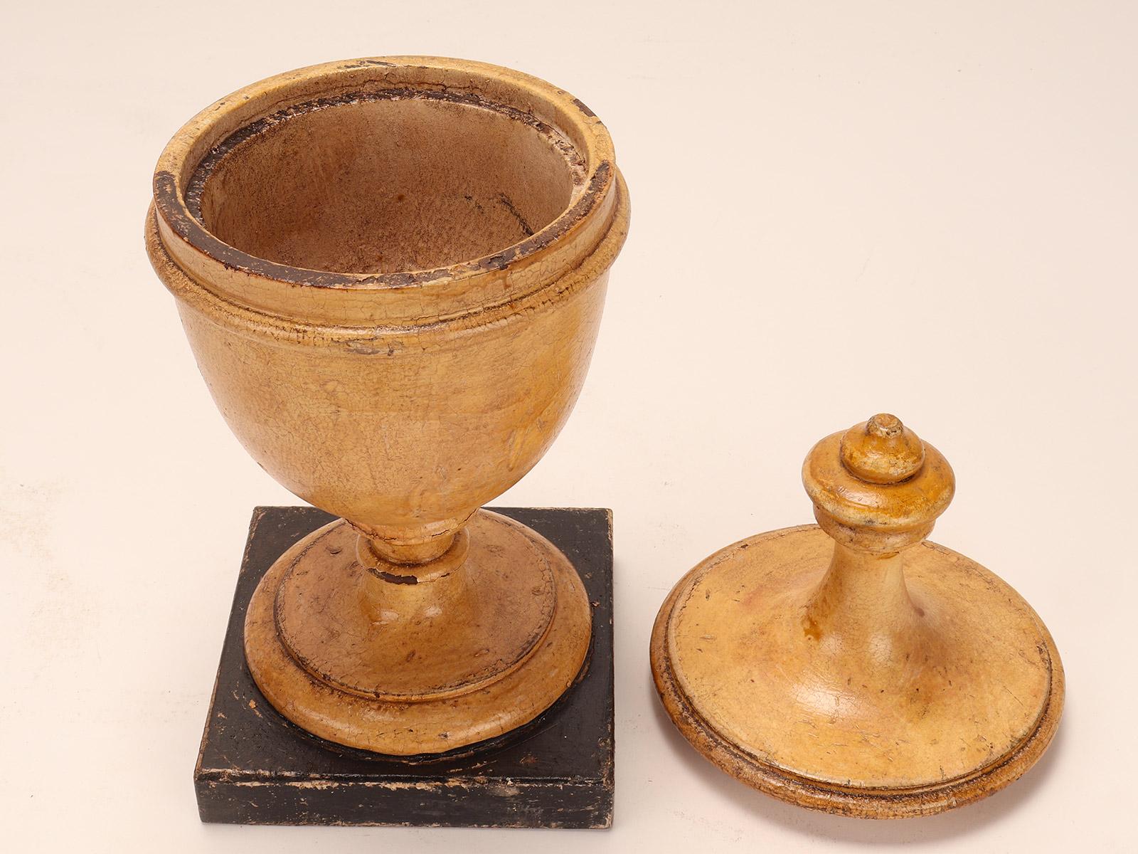 Small herbalist pharmacy wooden jars, Italy 1870. For Sale 4