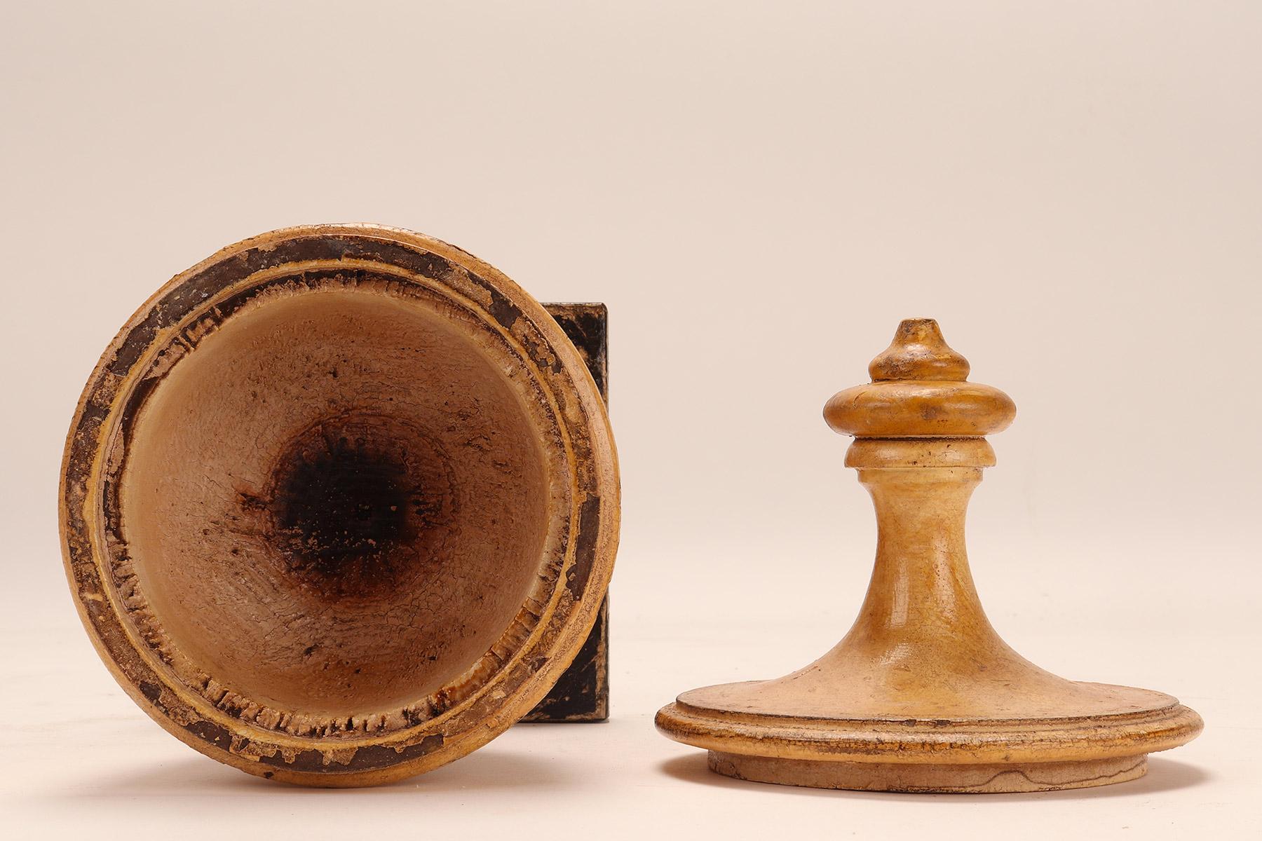 Small herbalist pharmacy wooden jars, Italy 1870. For Sale 6