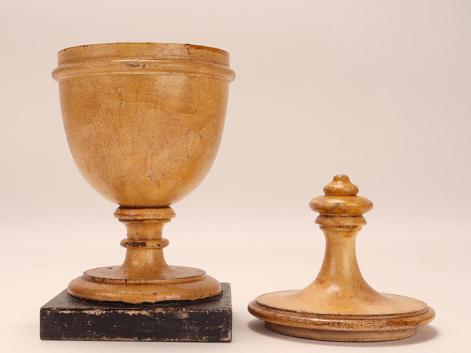 Small herbalist pharmacy wooden jars, Italy 1870. For Sale 3