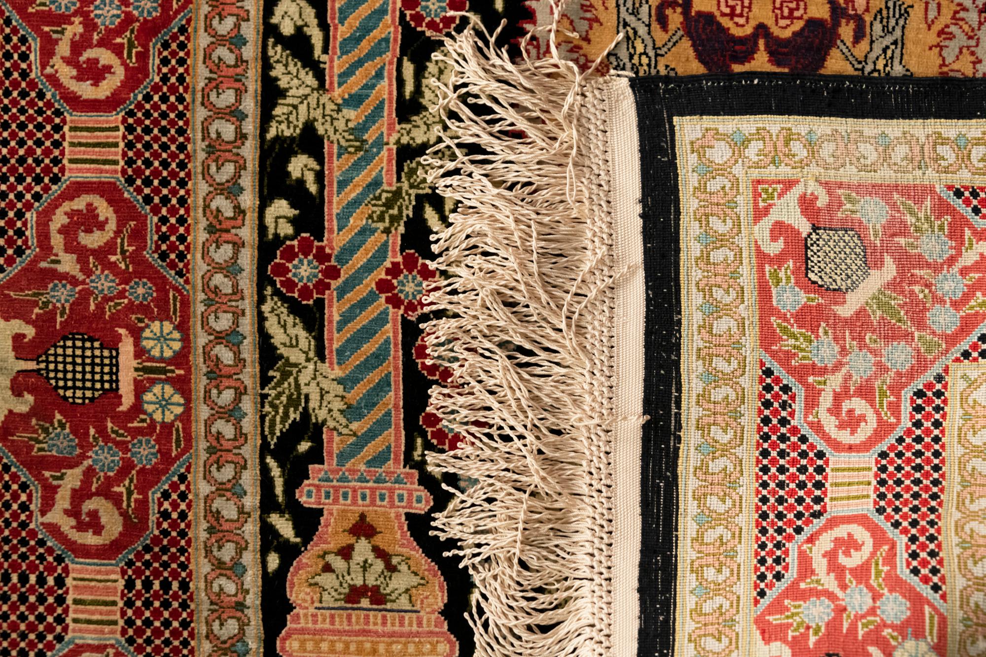 Türkischer Teppich aus reiner Seide von Hereke (Handgeknüpft) im Angebot