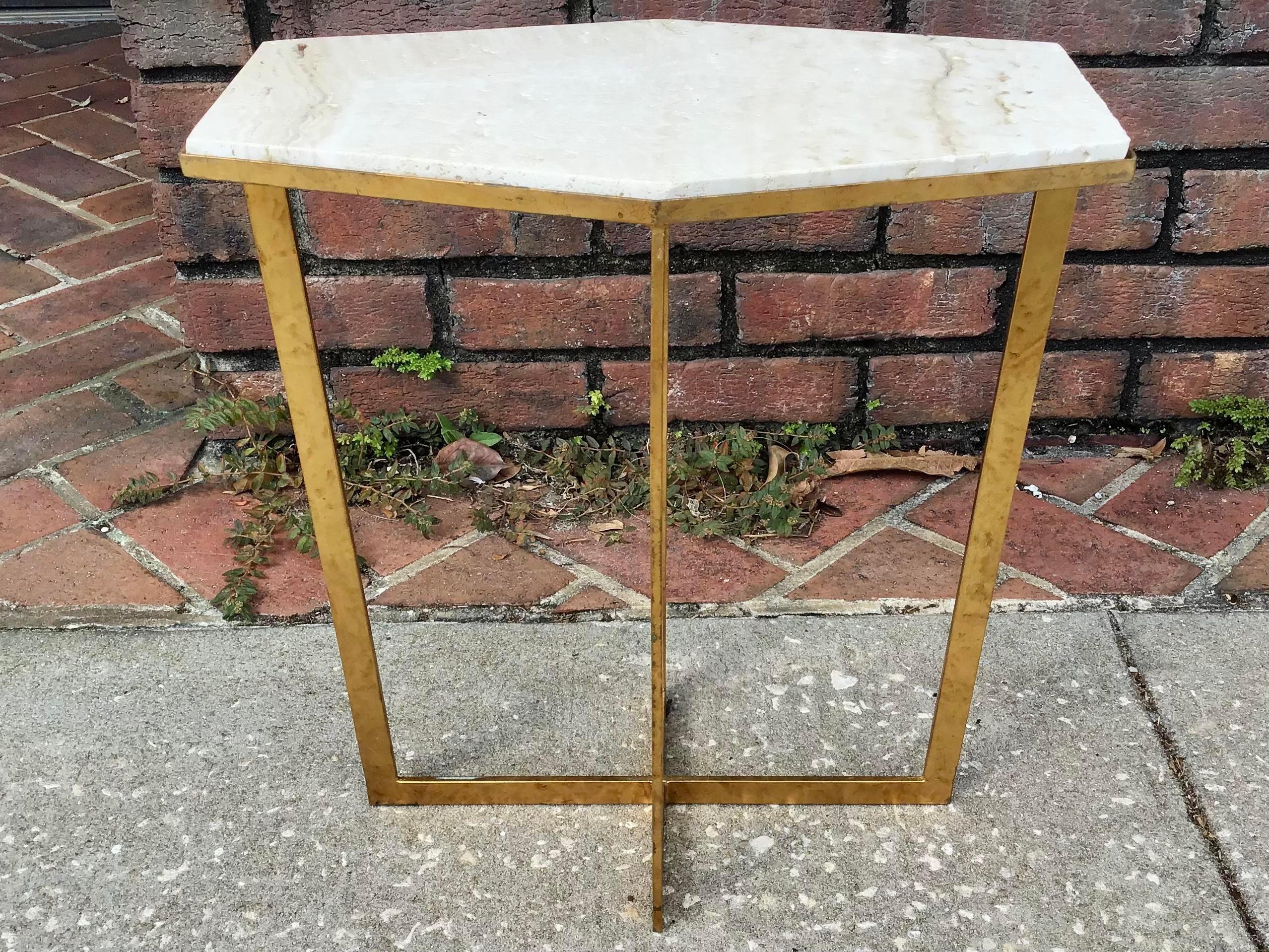 Moderne Petite table à cocktail hexagonale en vente