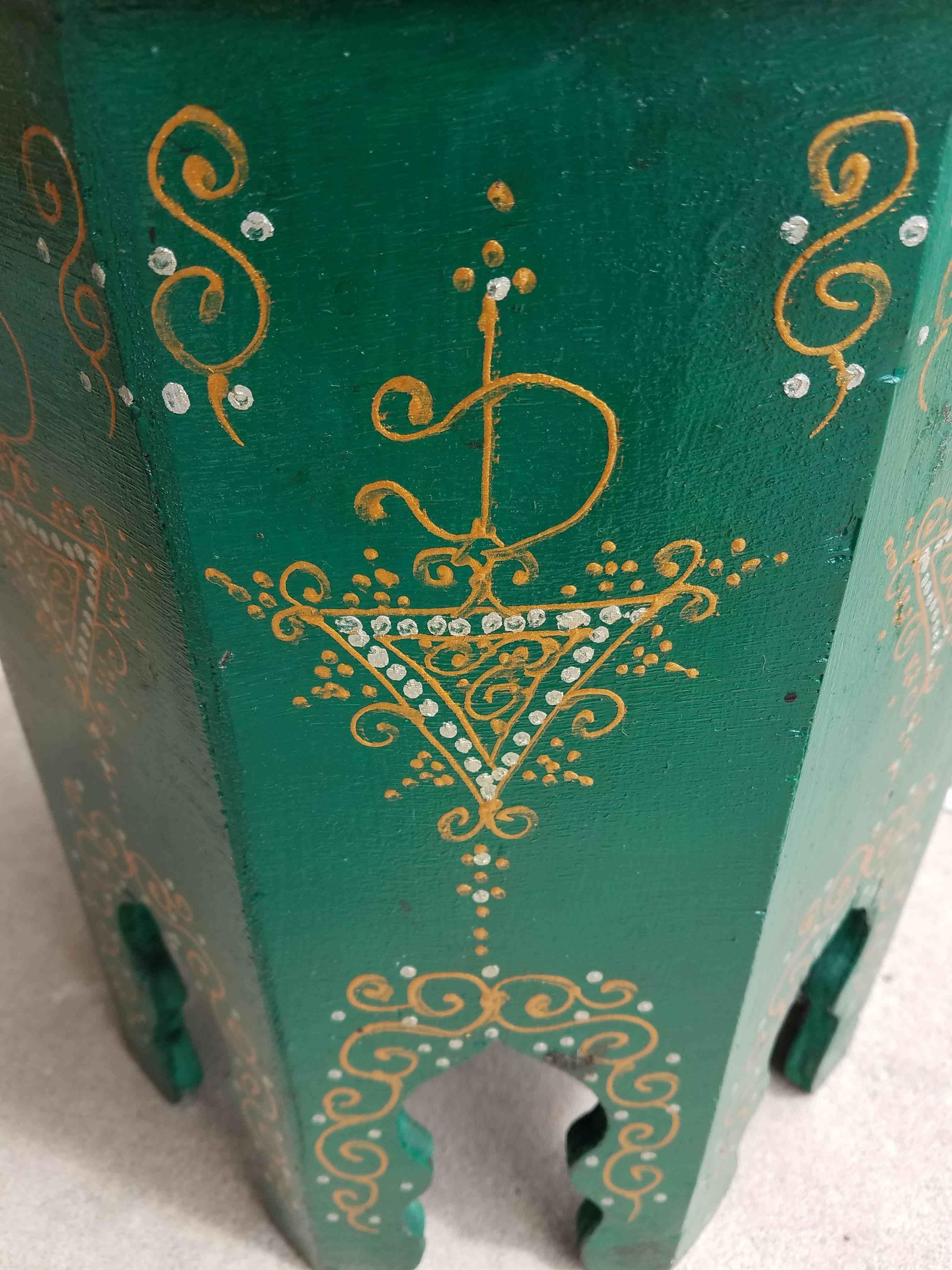 Rare find! 100% hand-painted Moroccan hexagonal shape side table. Green color. Great handcraftsmanship throughout. Beautiful add-on to your decor. This table measures approximately 14