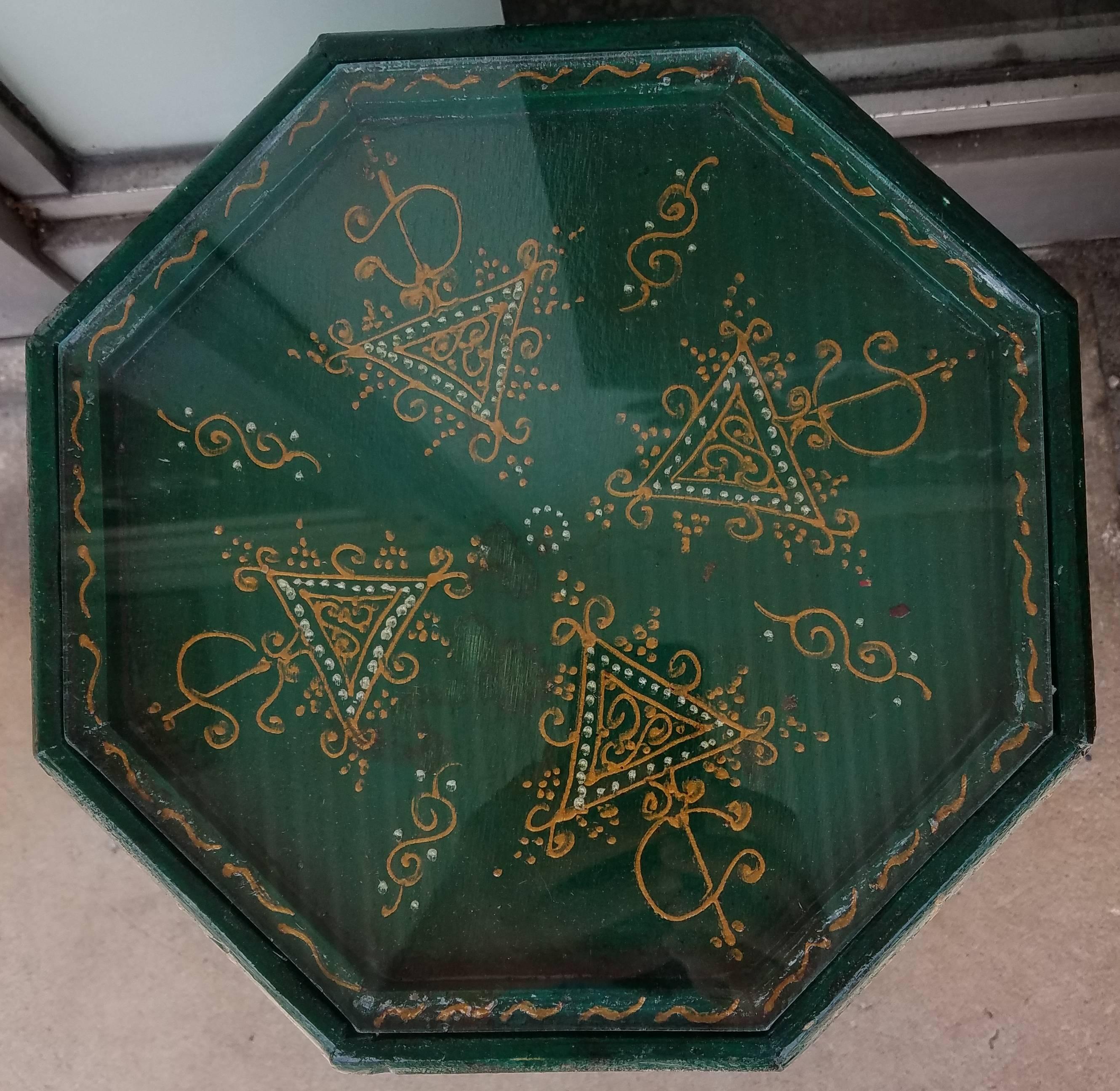 Small Hexagonal Moroccan Hand-Painted Side Table in Green 1
