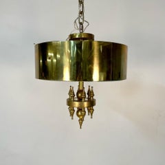 Hängeleuchte/Kronleuchter aus Messing im Hollywood-Regency-Stil mit Sternschliff-Geätzglas