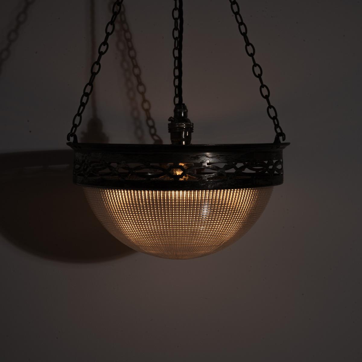 Plafoniera Holophane piccola con attacco decorativo in argento ossidato in vendita 6
