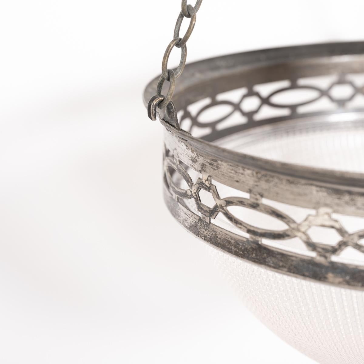 Plafoniera Holophane piccola con attacco decorativo in argento ossidato in vendita 8