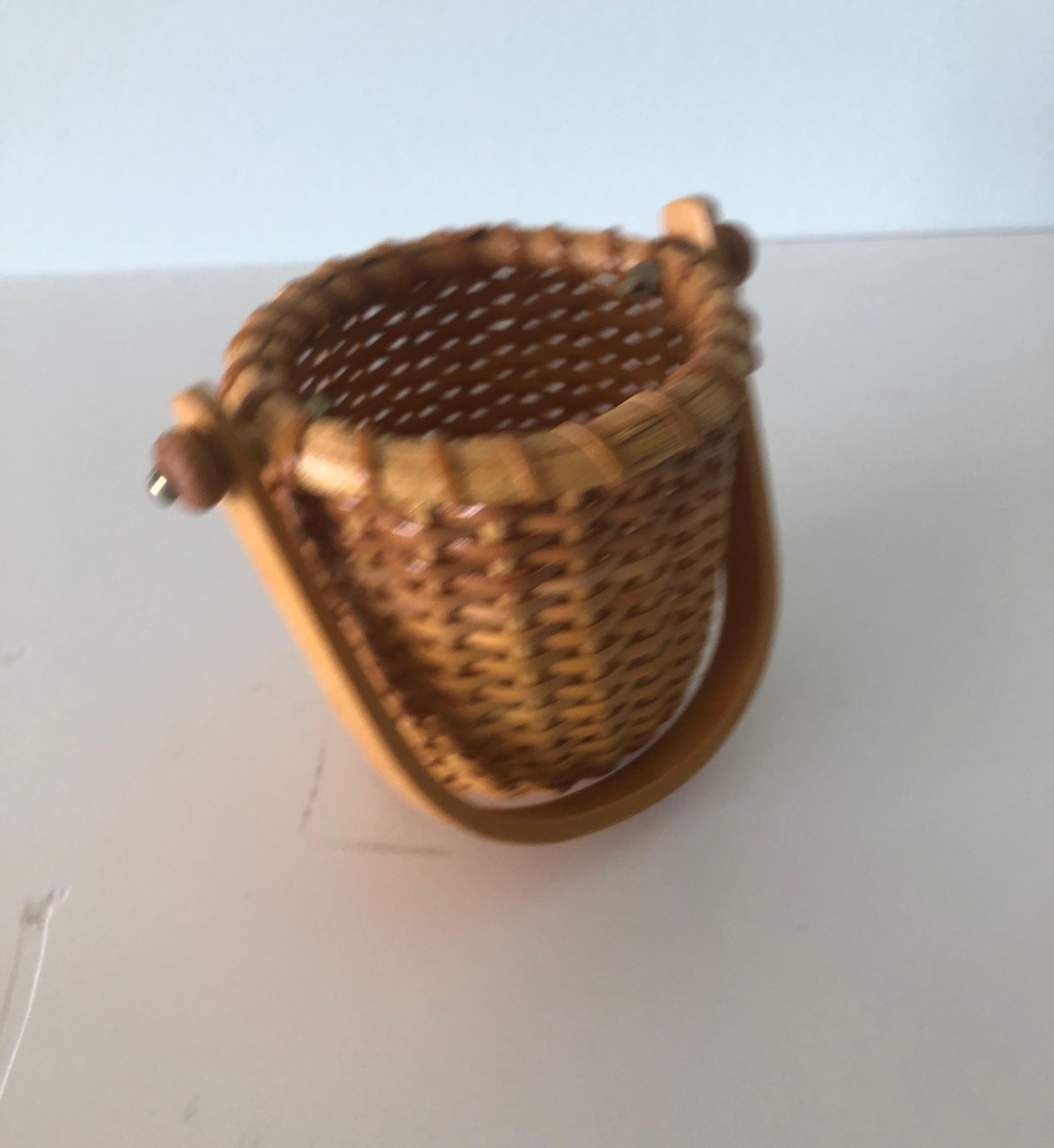 American Small Honey Color Woven Nantucket Decorative Basket