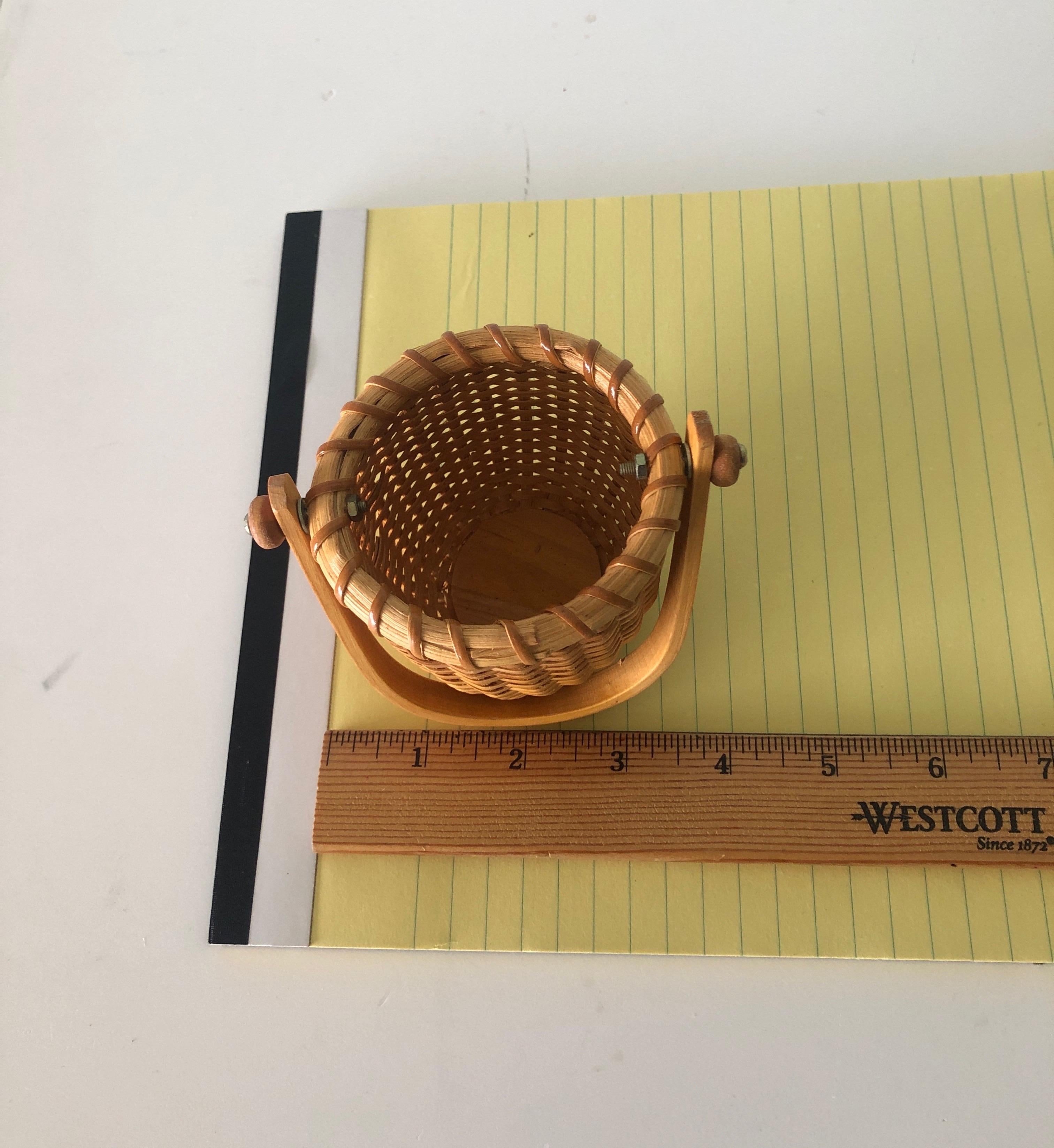 Machine-Made Small Honey Color Woven Nantucket Decorative Basket