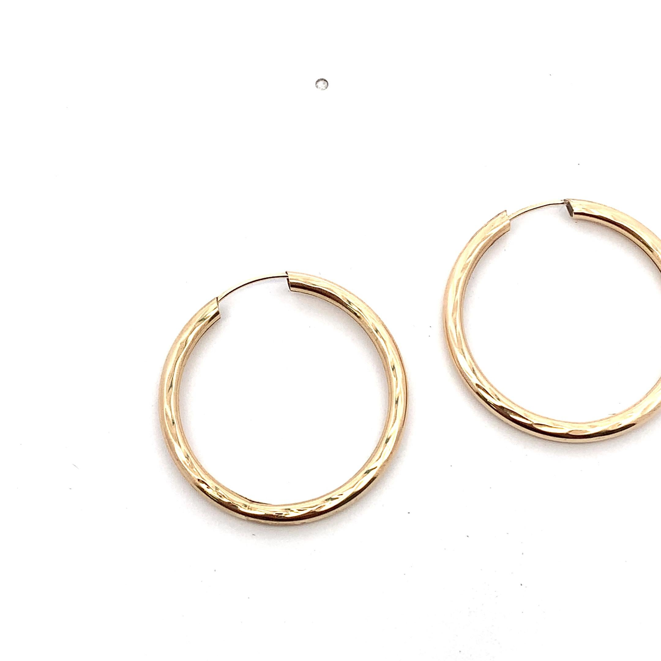 Femenino o masculino Pendientes huggie de aro pequeño oro amarillo en venta