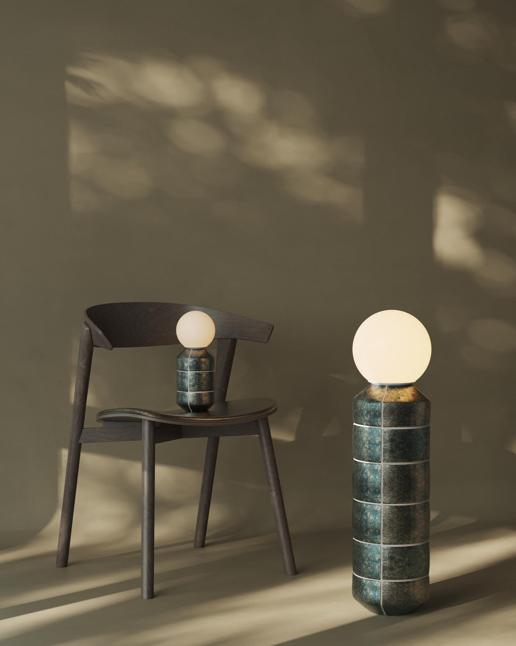 Vernissé Lampe à suspension en céramique organique moderniste de style brutaliste du milieu du siècle dernier en vente