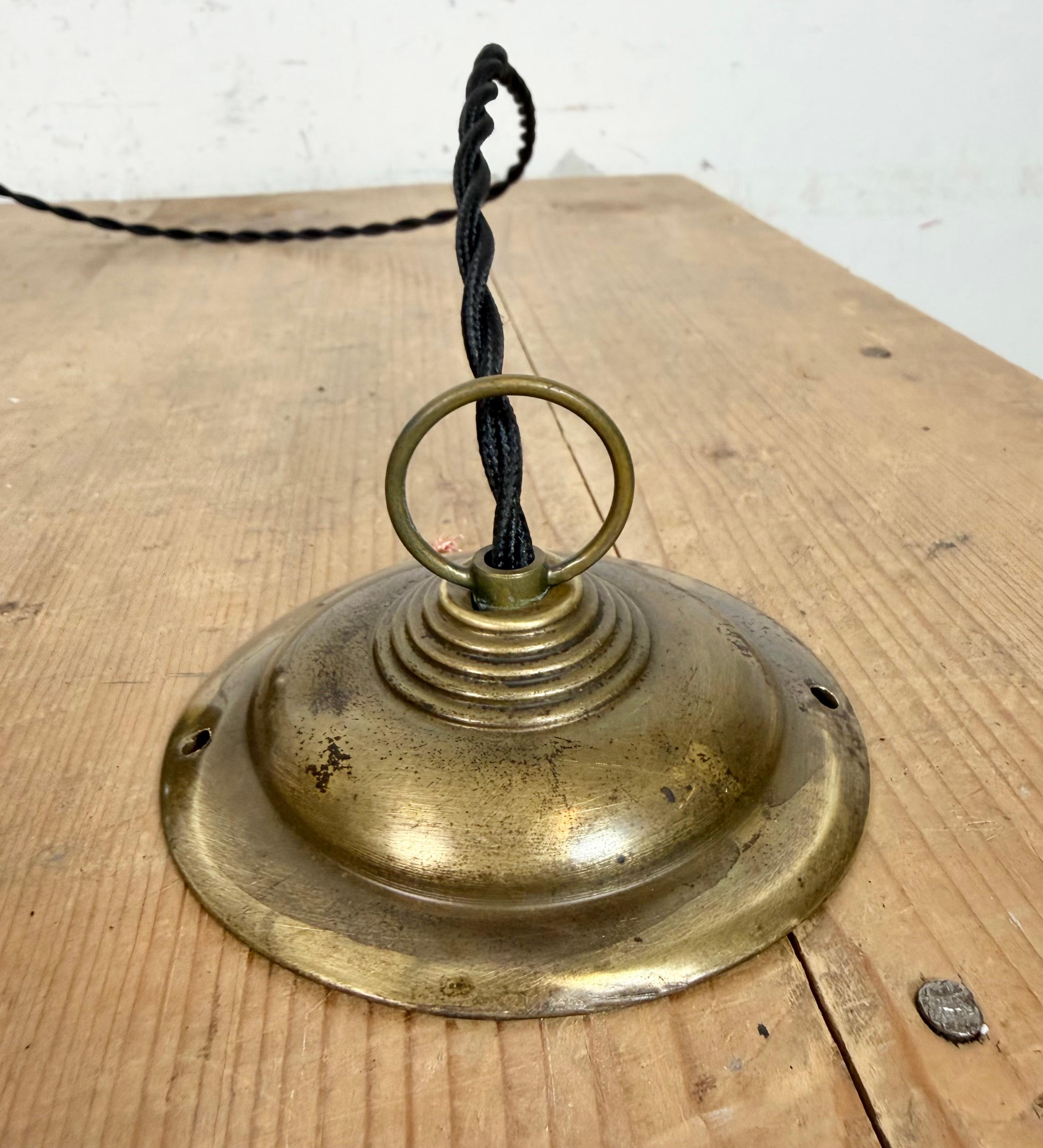 Pequeña lámpara de techo industrial de esmalte negro, años 50 en venta 1