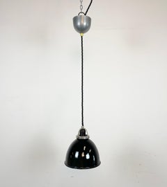 Industrielle schwarze Emaille-Hängelampe, 1950er Jahre