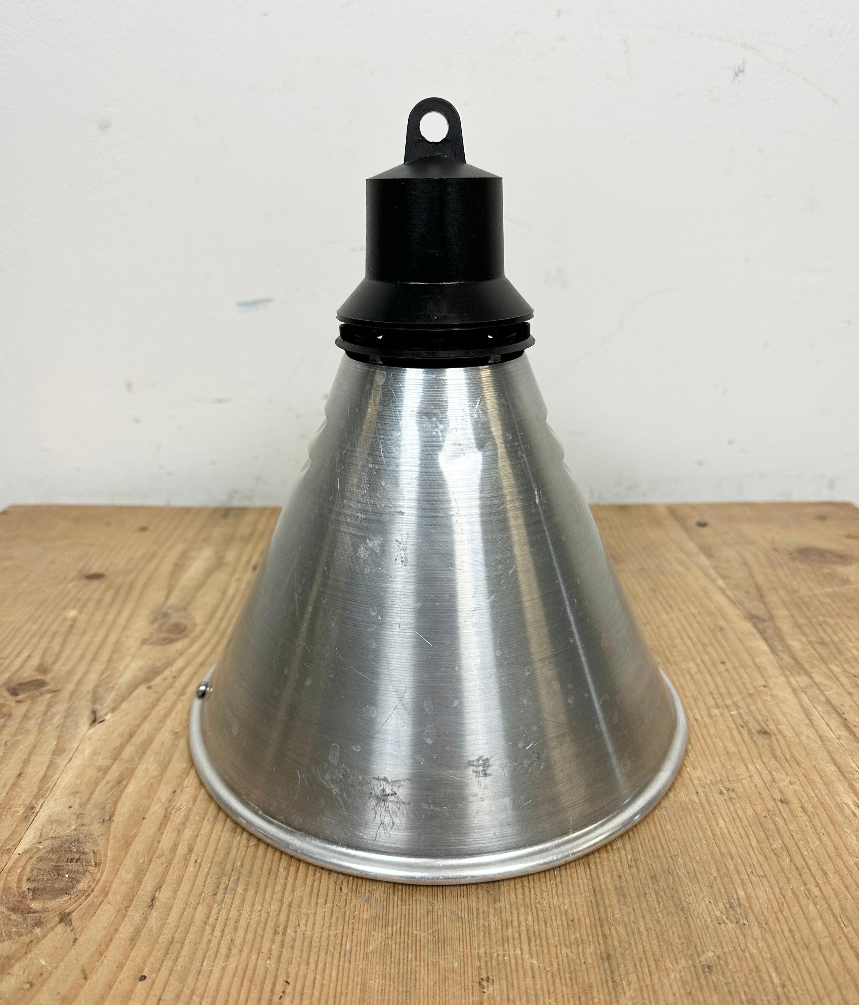 Small Industrial French Aluminium Pendant Lamp, 1960s For Sale 8