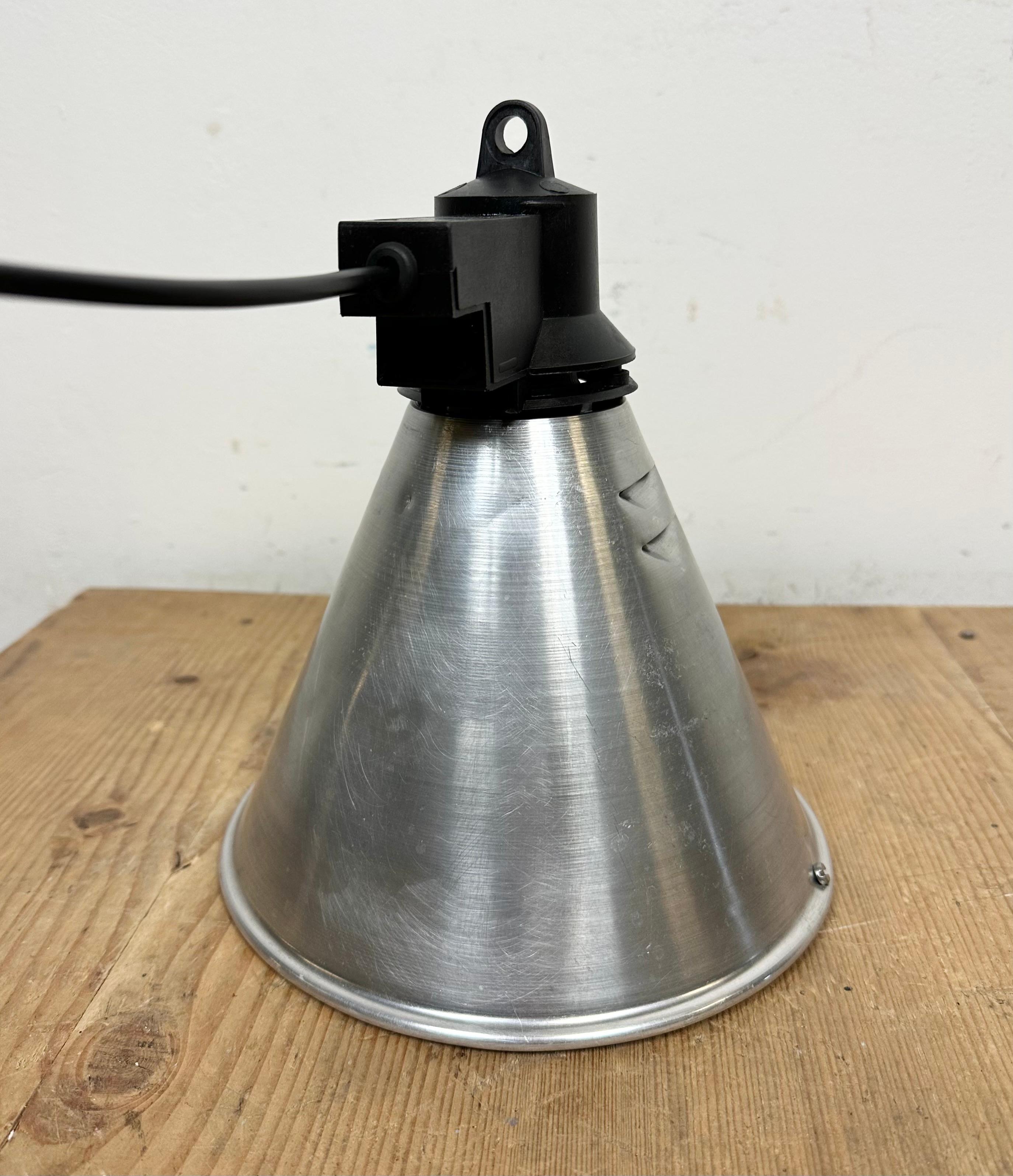 Small Industrial French Aluminium Pendant Lamp, 1960s For Sale 9