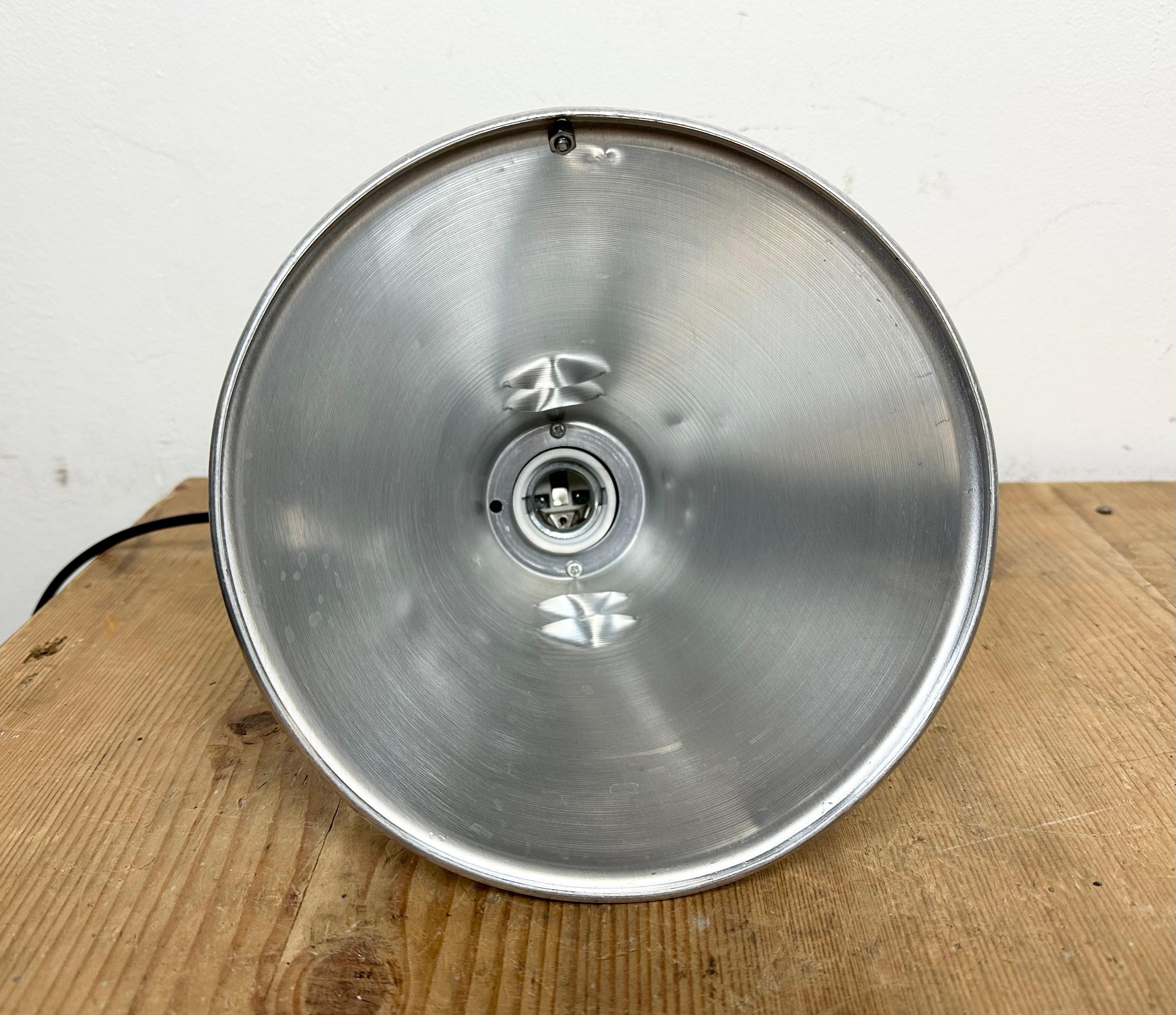 Small Industrial French Aluminium Pendant Lamp, 1960s For Sale 10