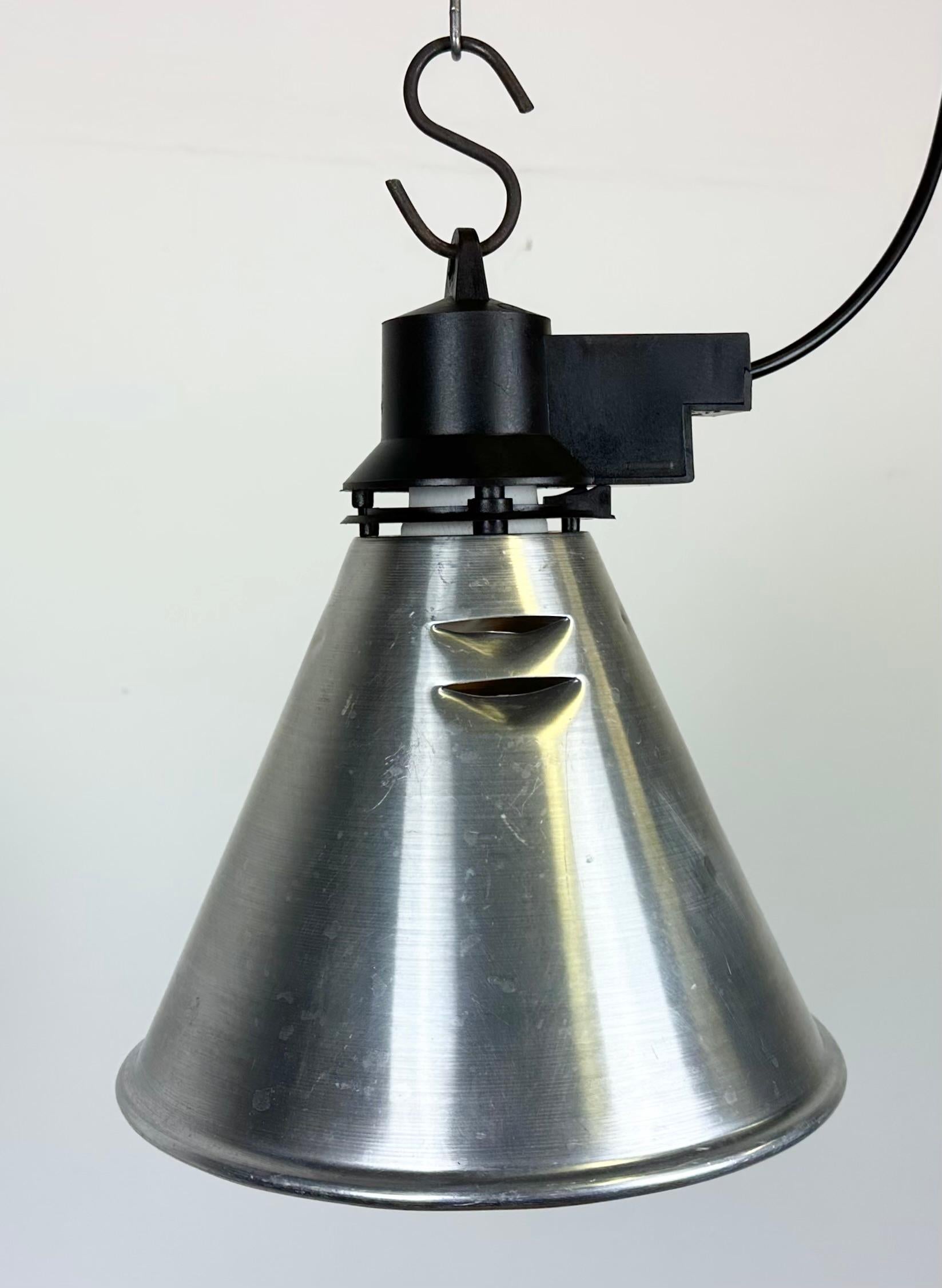 Small Industrial French Aluminium Pendant Lamp, 1960s In Good Condition For Sale In Kojetice, CZ