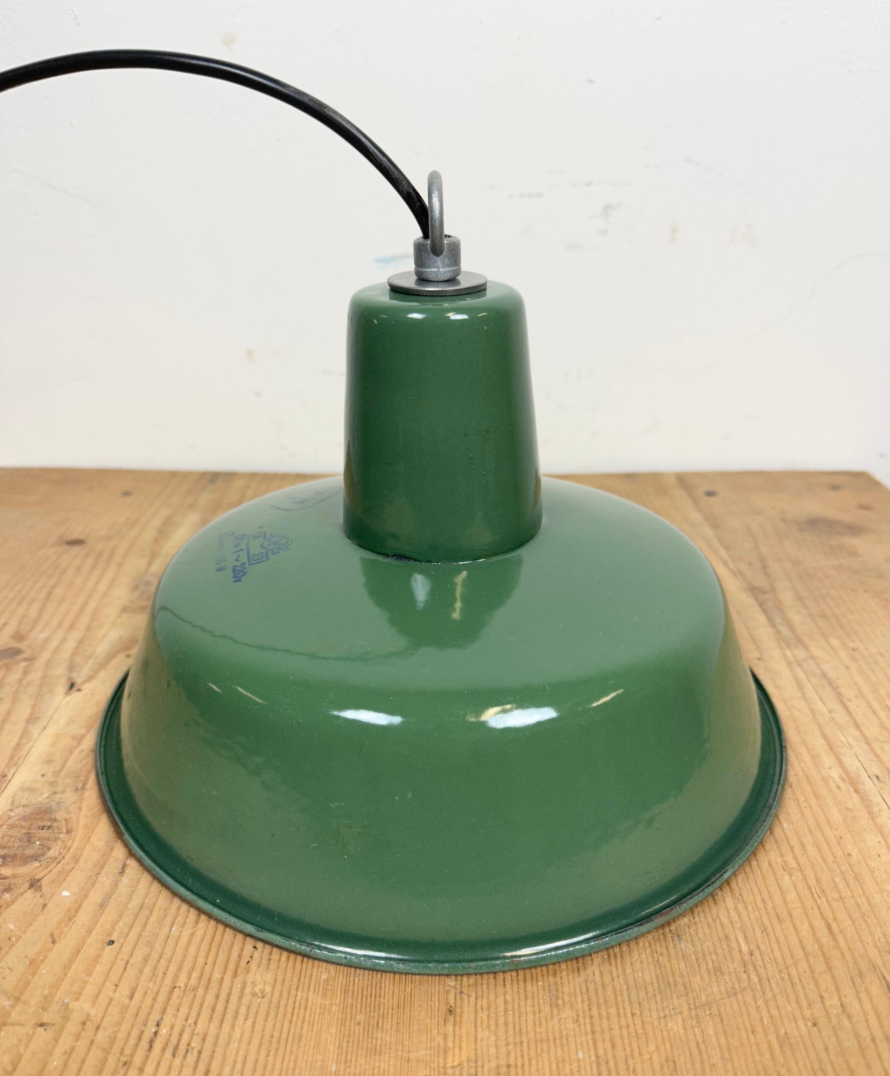 Industrial Green Enamel Pendant Lamp, 1960s For Sale 8