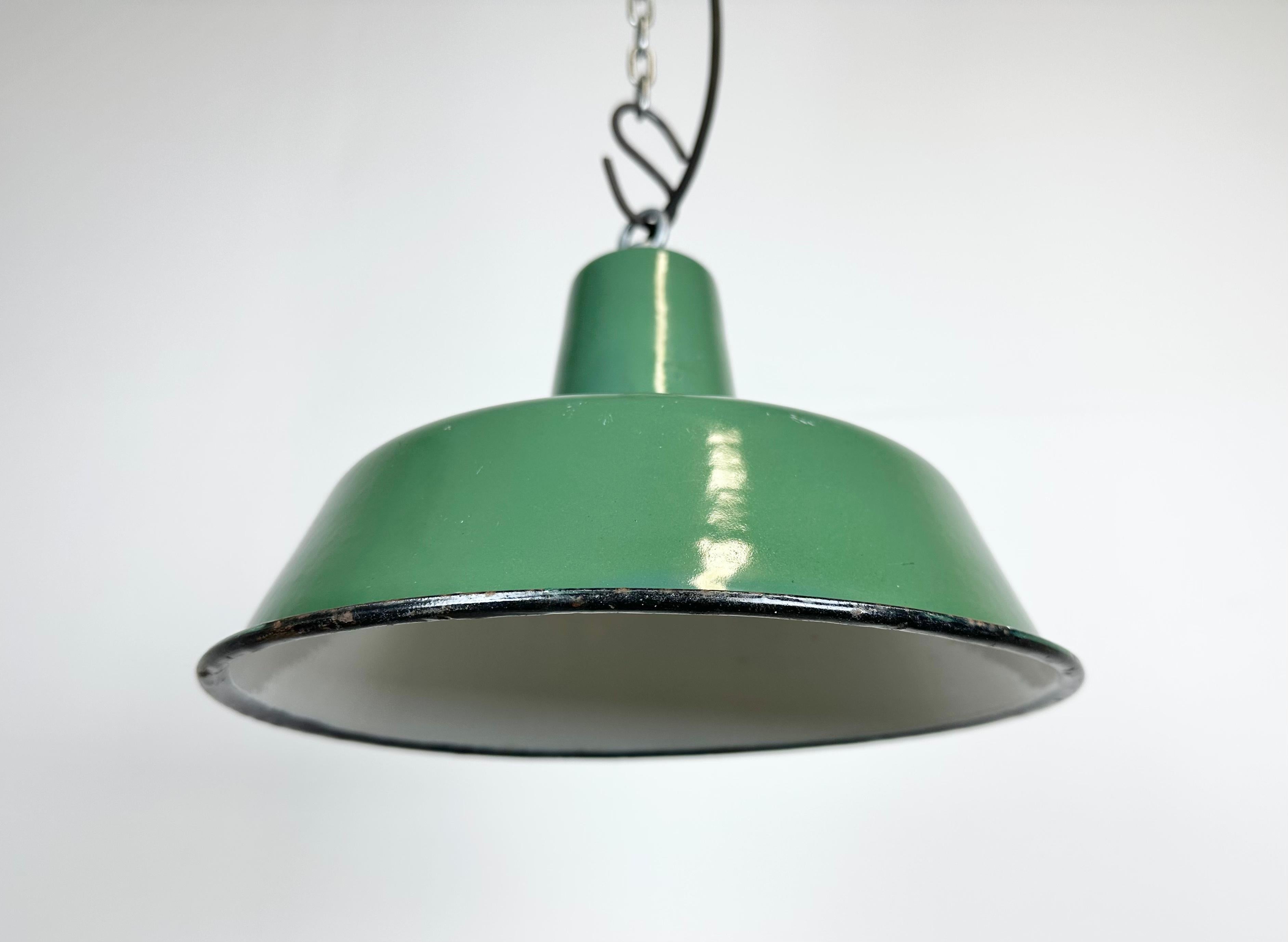Industrial Green Enamel Pendant Lamp, 1960s For Sale 2