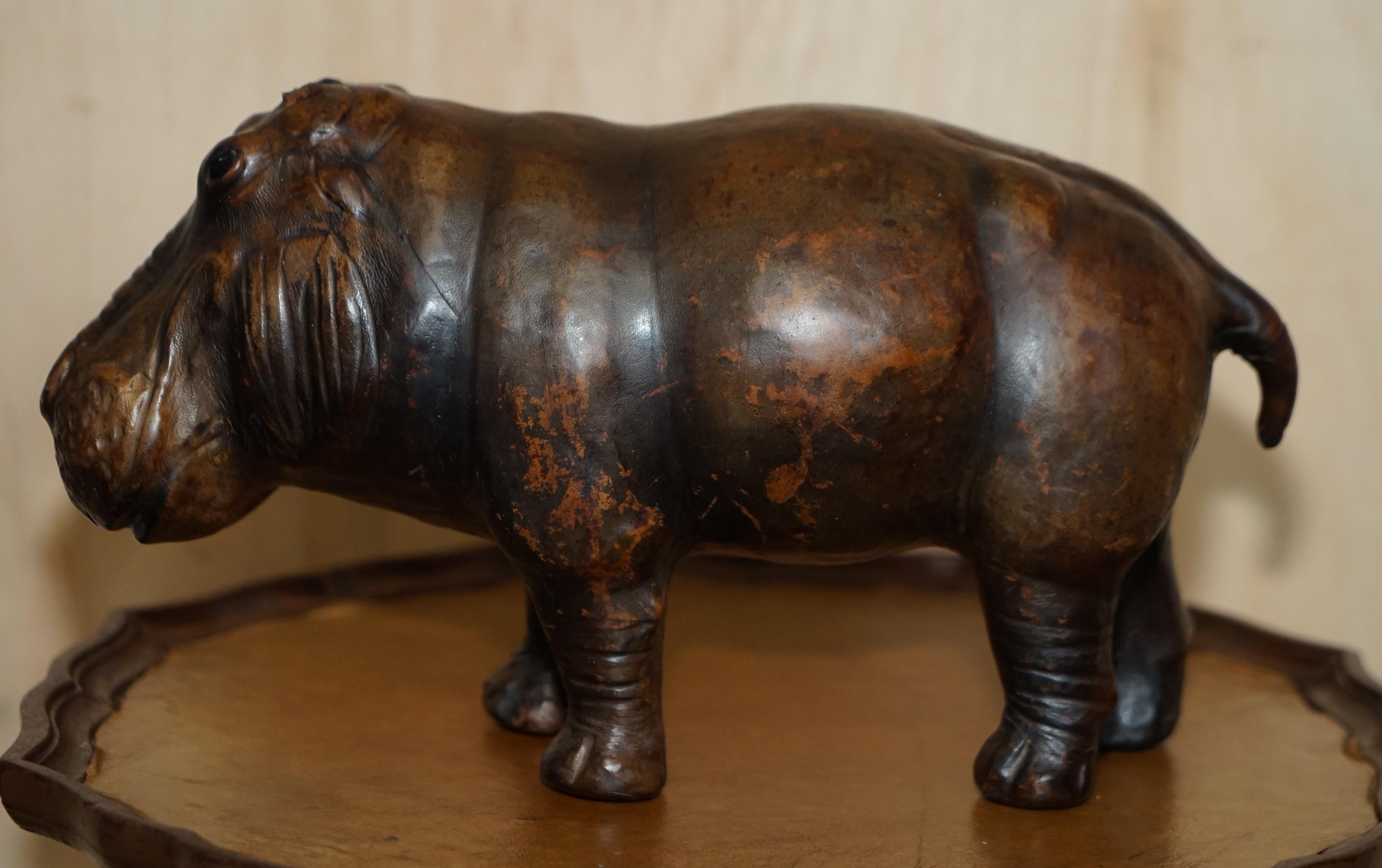 Petit pouf en cuir d'hippopotame pour bébé Liberty of London Brown en vente 7