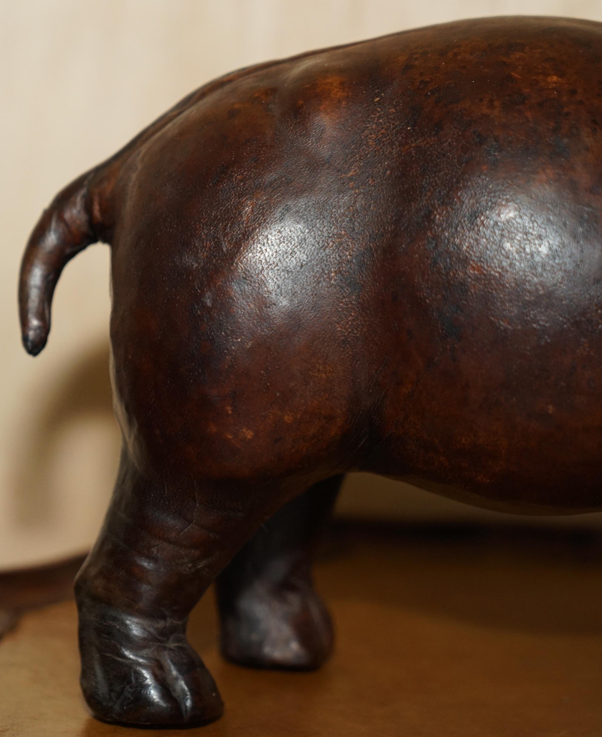 Milieu du XXe siècle Petit pouf en cuir d'hippopotame pour bébé Liberty of London Brown en vente