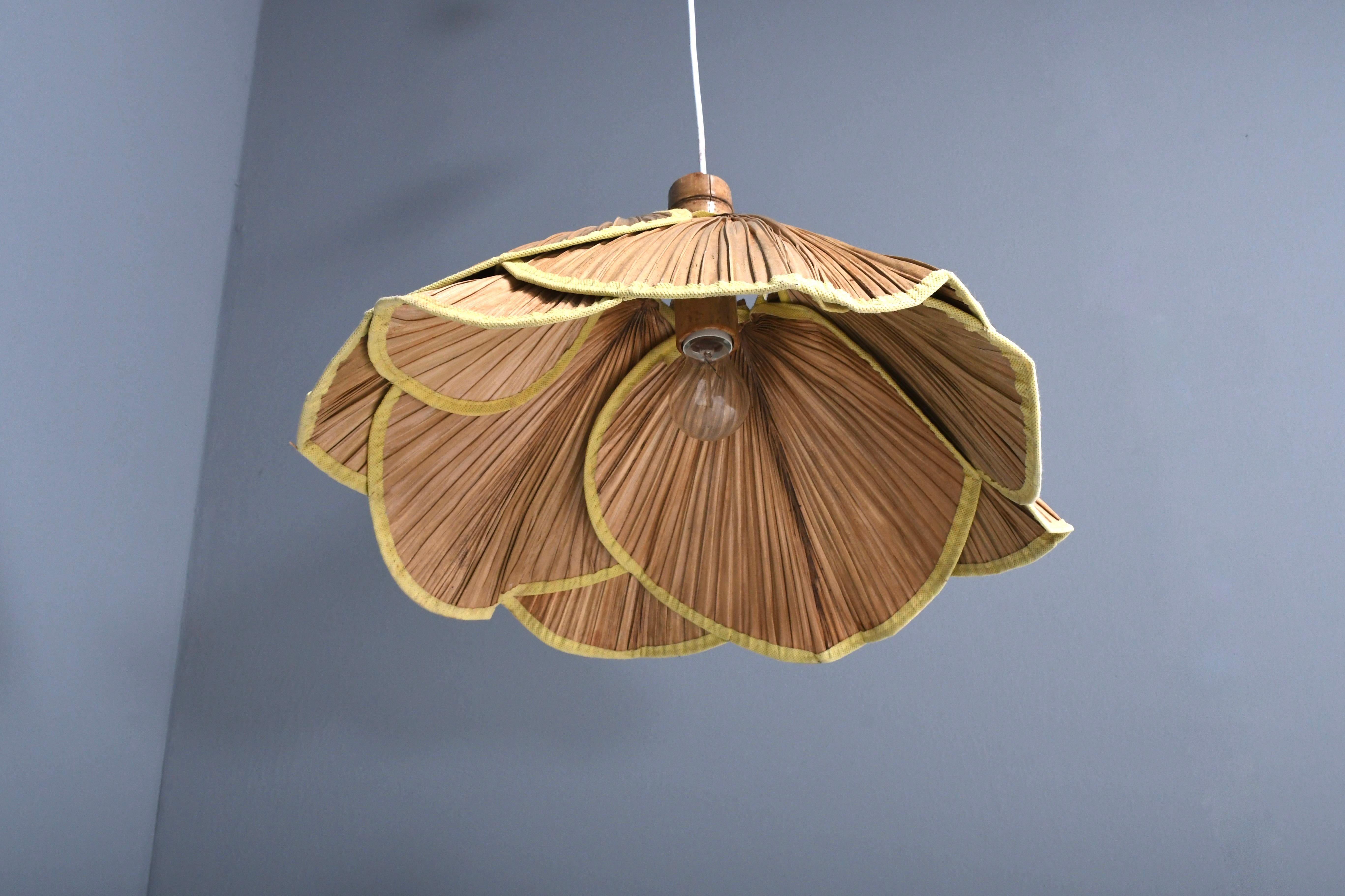 Japonisme Small Ingo Maurer Style Paper and Bamboo Uchiwa Chandelier, 1970s