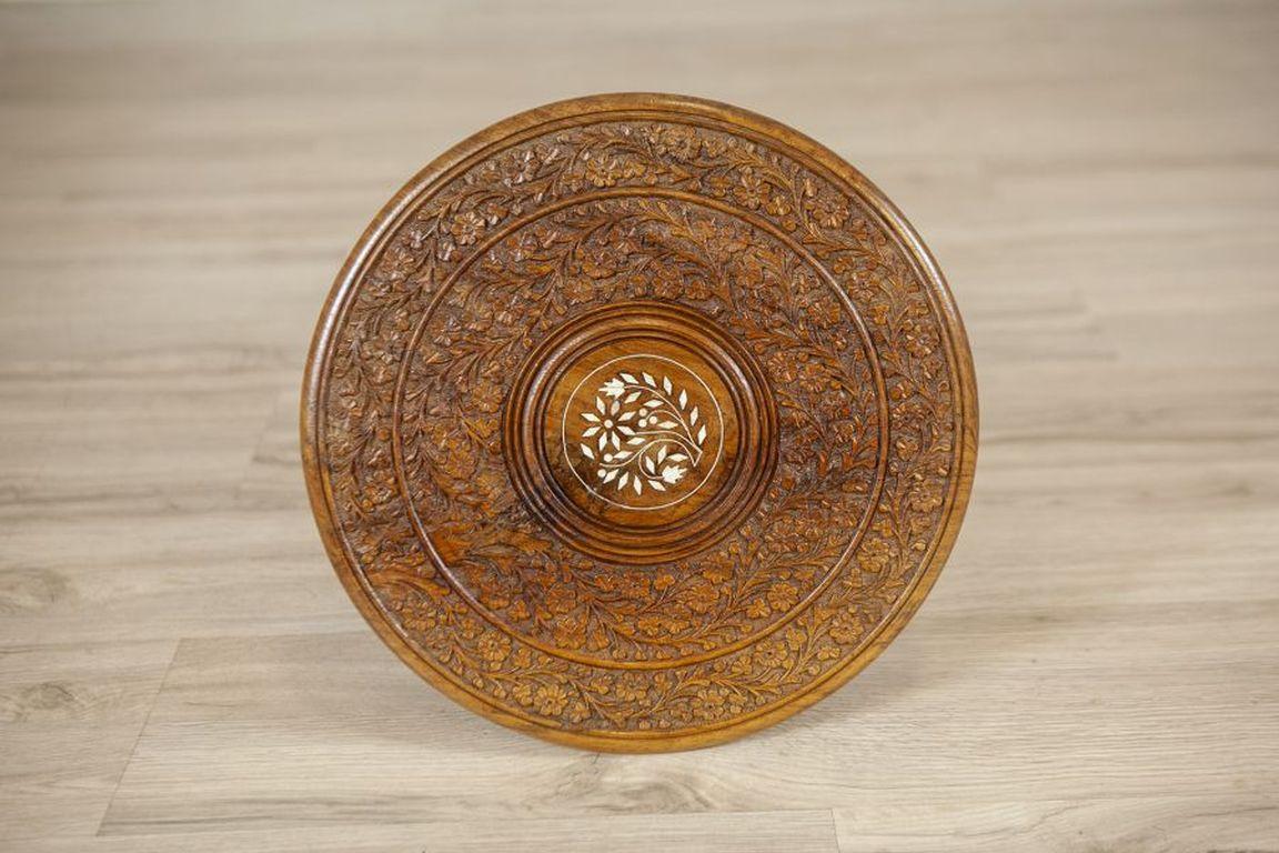 Small Inlaid Side Table From the Early 20th Century In Good Condition For Sale In Opole, PL
