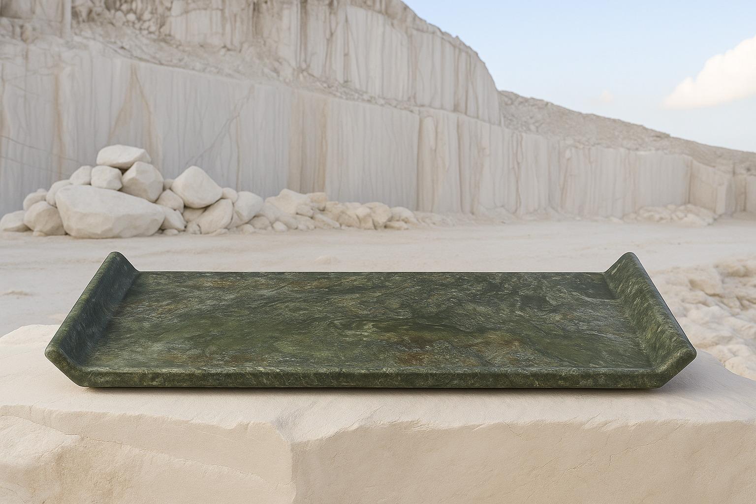 Plato pequeño de mármol Io de on.entropy en marrón, verde o W Accesorio de escritorio moderno Siglo XXI y contemporáneo en venta