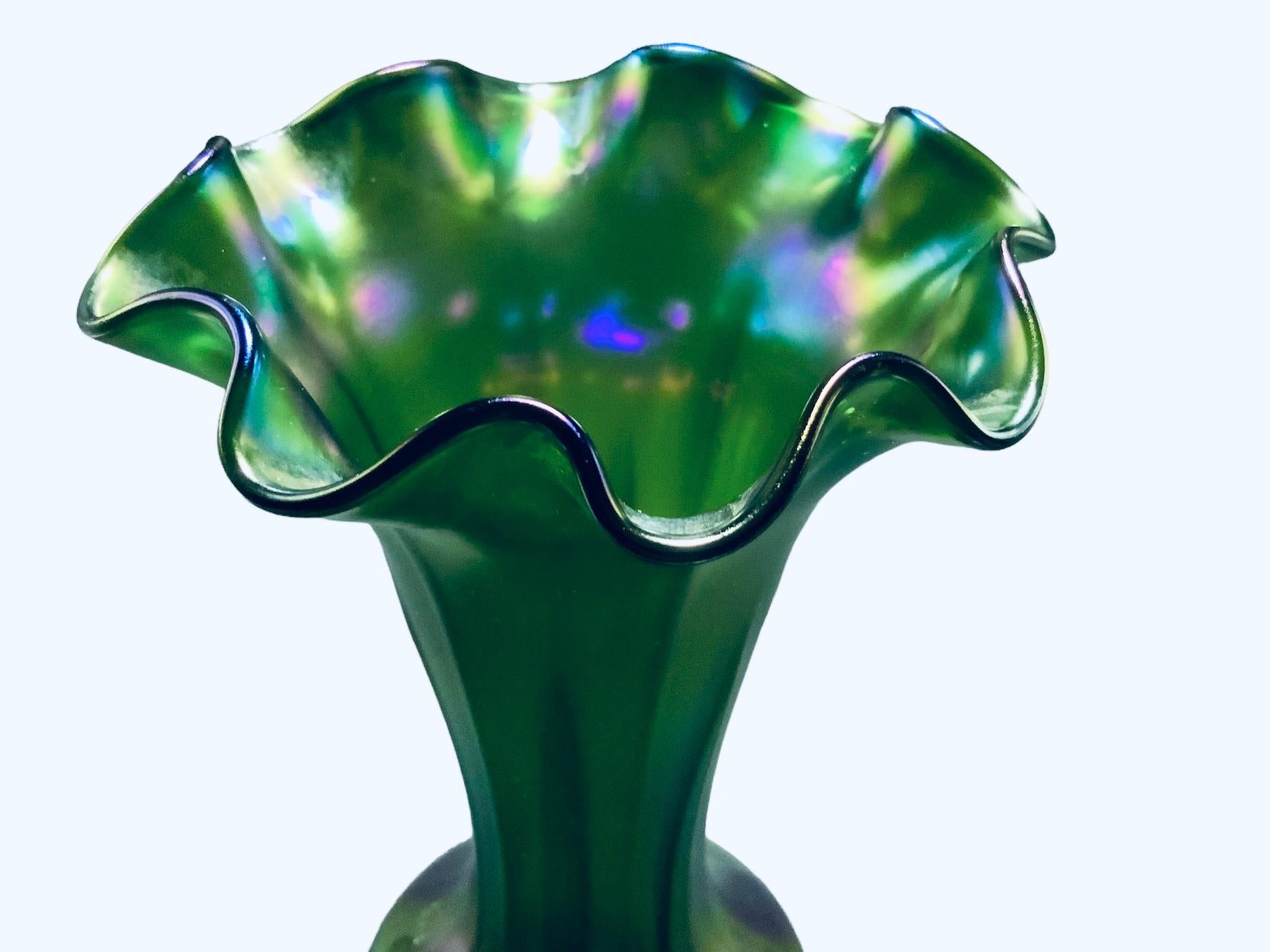 Mid-Century Modern Small Iridescent Art Glass Flower Vase For Sale