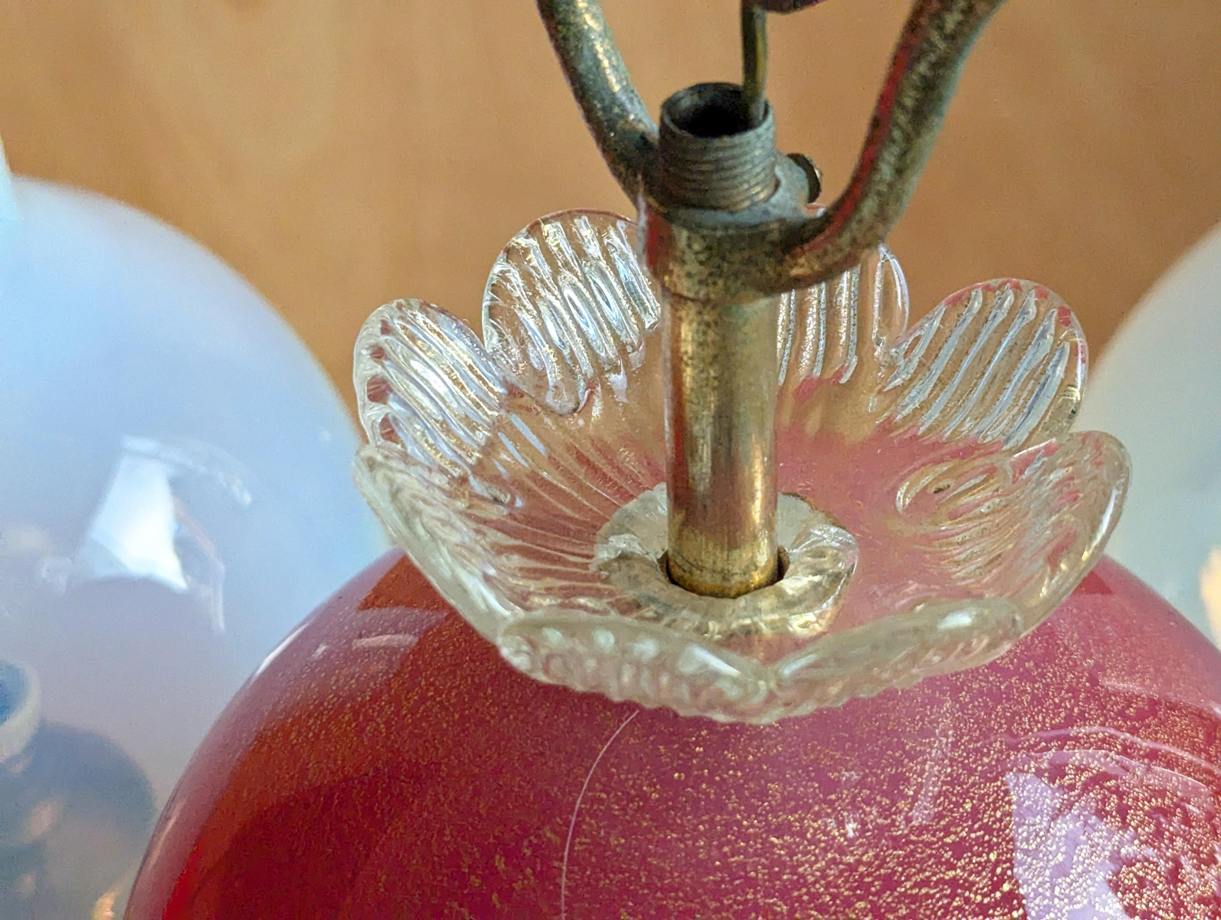 Piccolo lampadario a 4 luci in vetro di Murano iridescente e cremisi di Seguso, anni 1940-50 in vendita 2