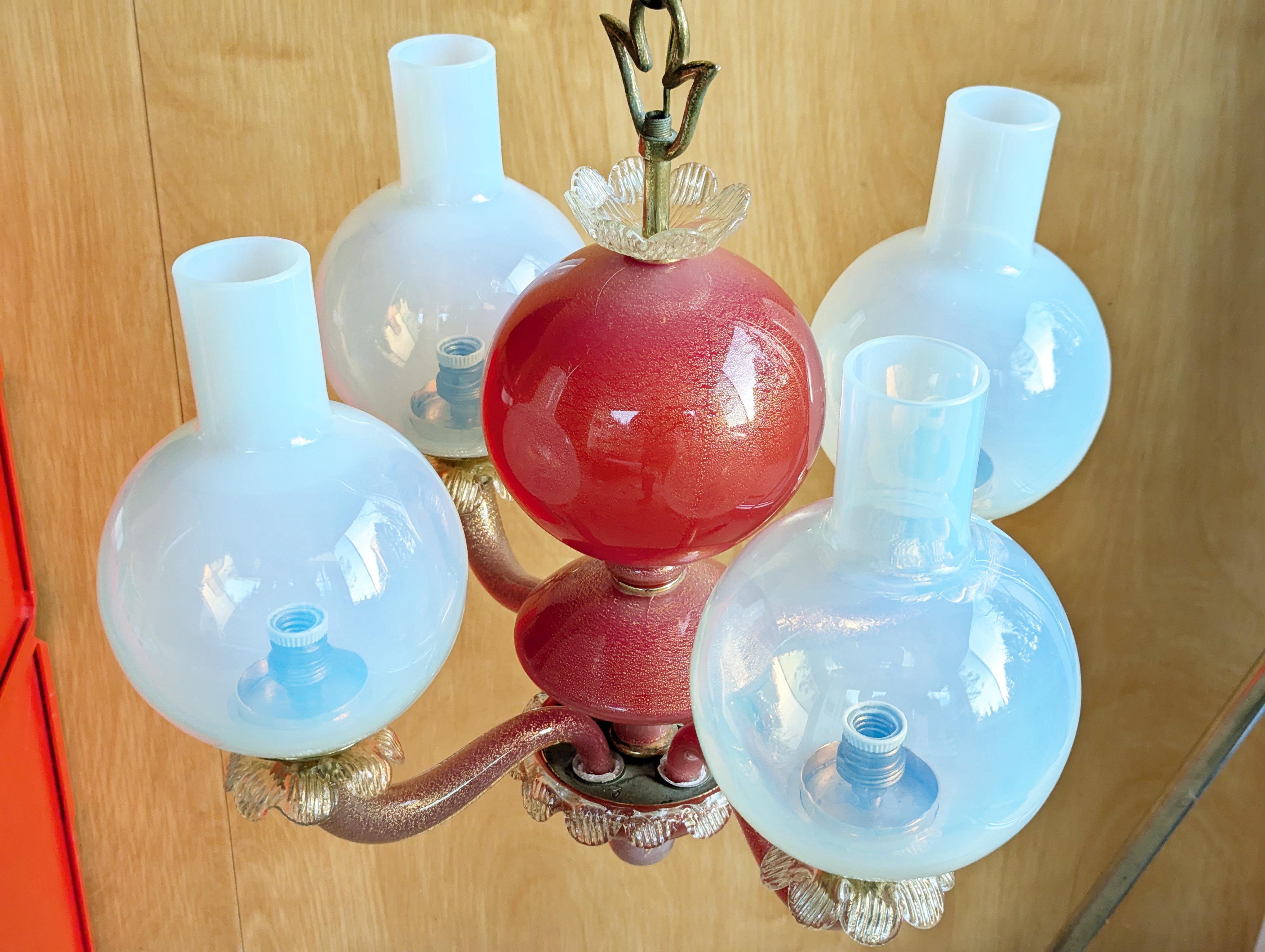 Piccolo lampadario a 4 luci in vetro di Murano iridescente e cremisi di Seguso, anni 1940-50 in vendita 8