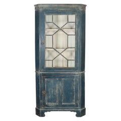 Petite armoire d'angle irlandaise