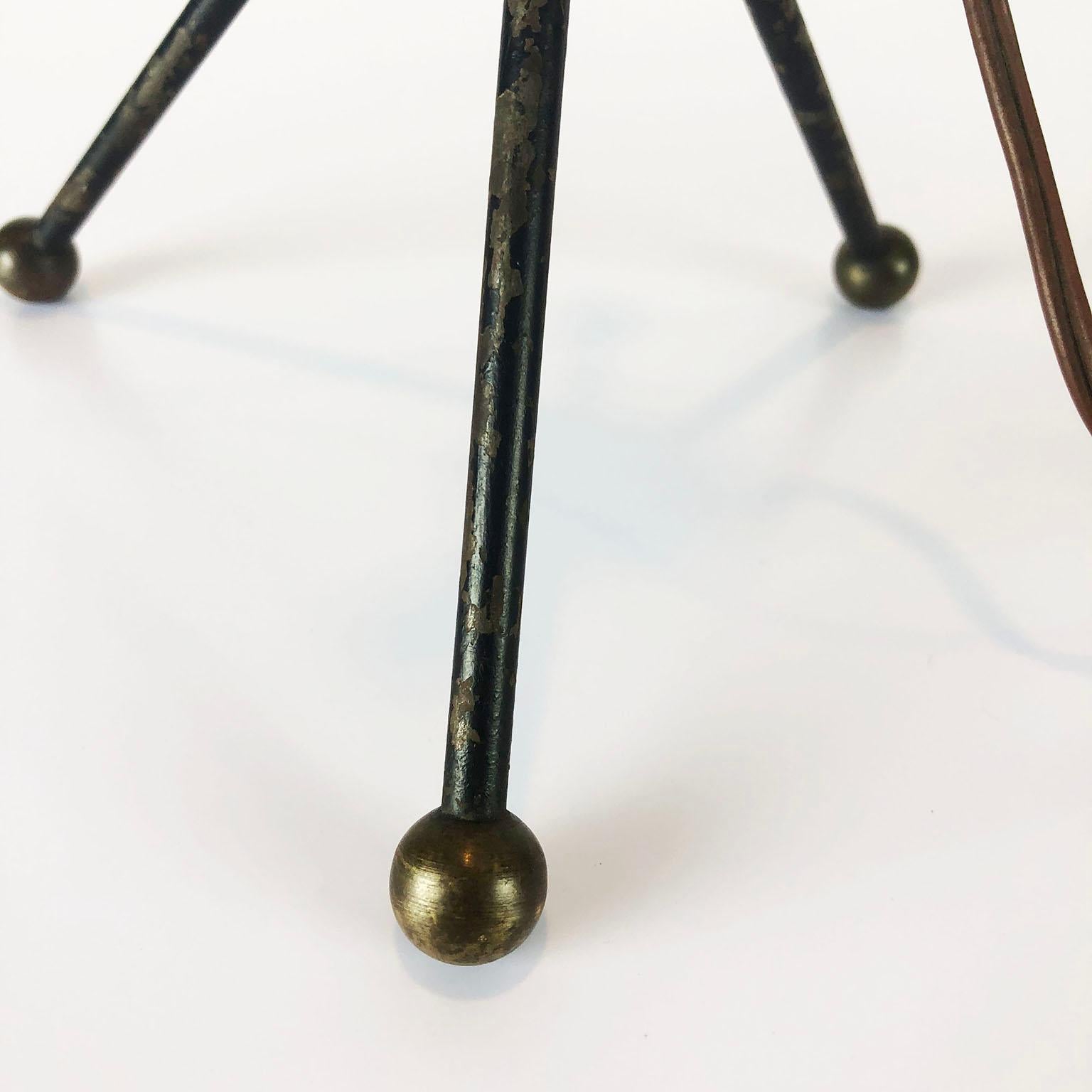 Mexicain Petite lampe en fer et laiton attribuée à Arturo Pani en vente