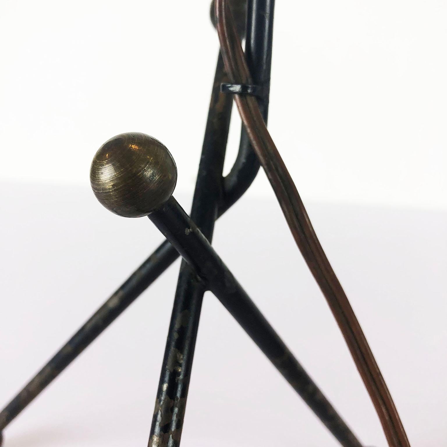 Petite lampe en fer et laiton attribuée à Arturo Pani État moyen - En vente à Mexico City, CDMX