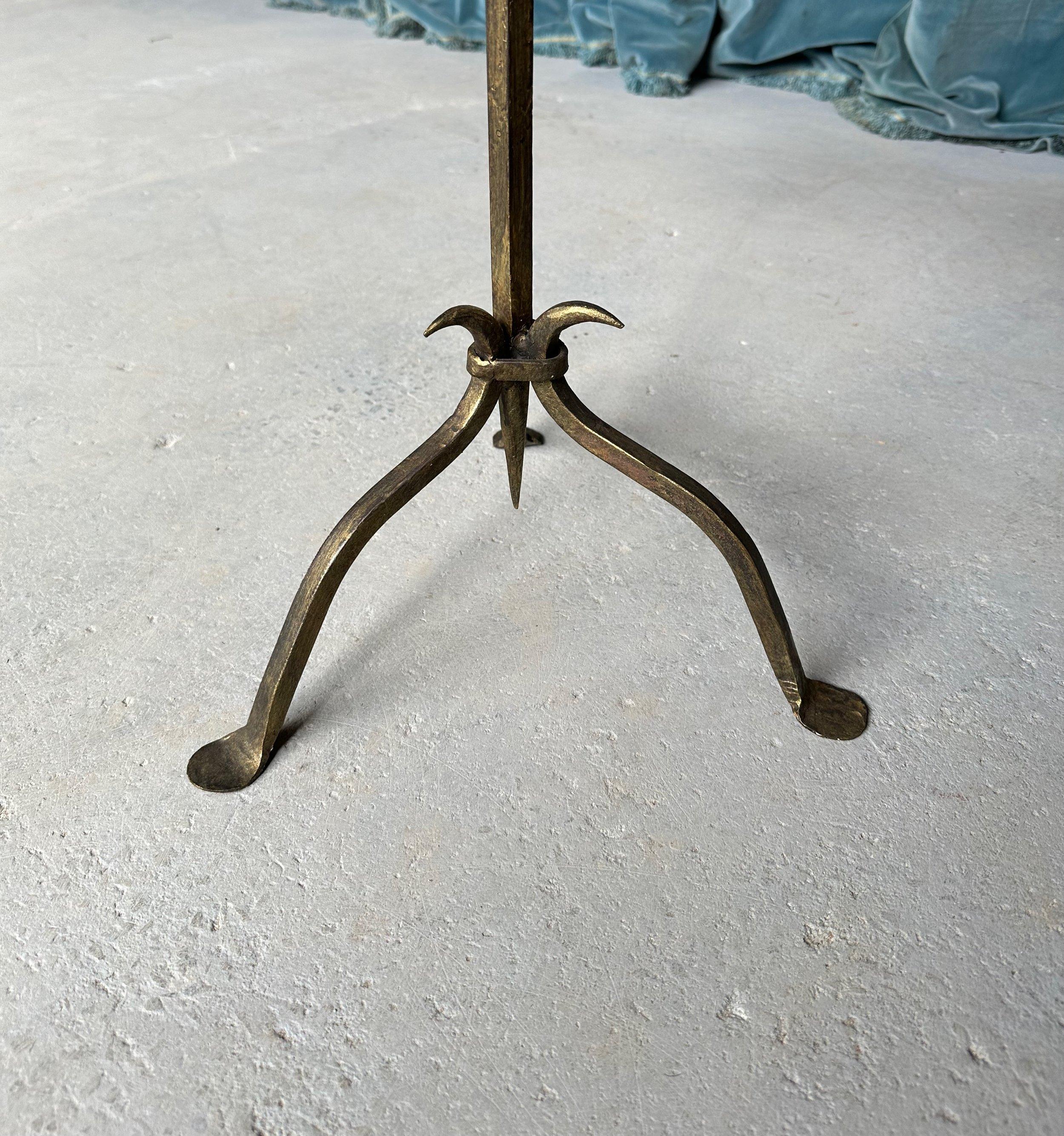 Small Iron Drinks Table with Pointed Stem In Good Condition For Sale In Buchanan, NY