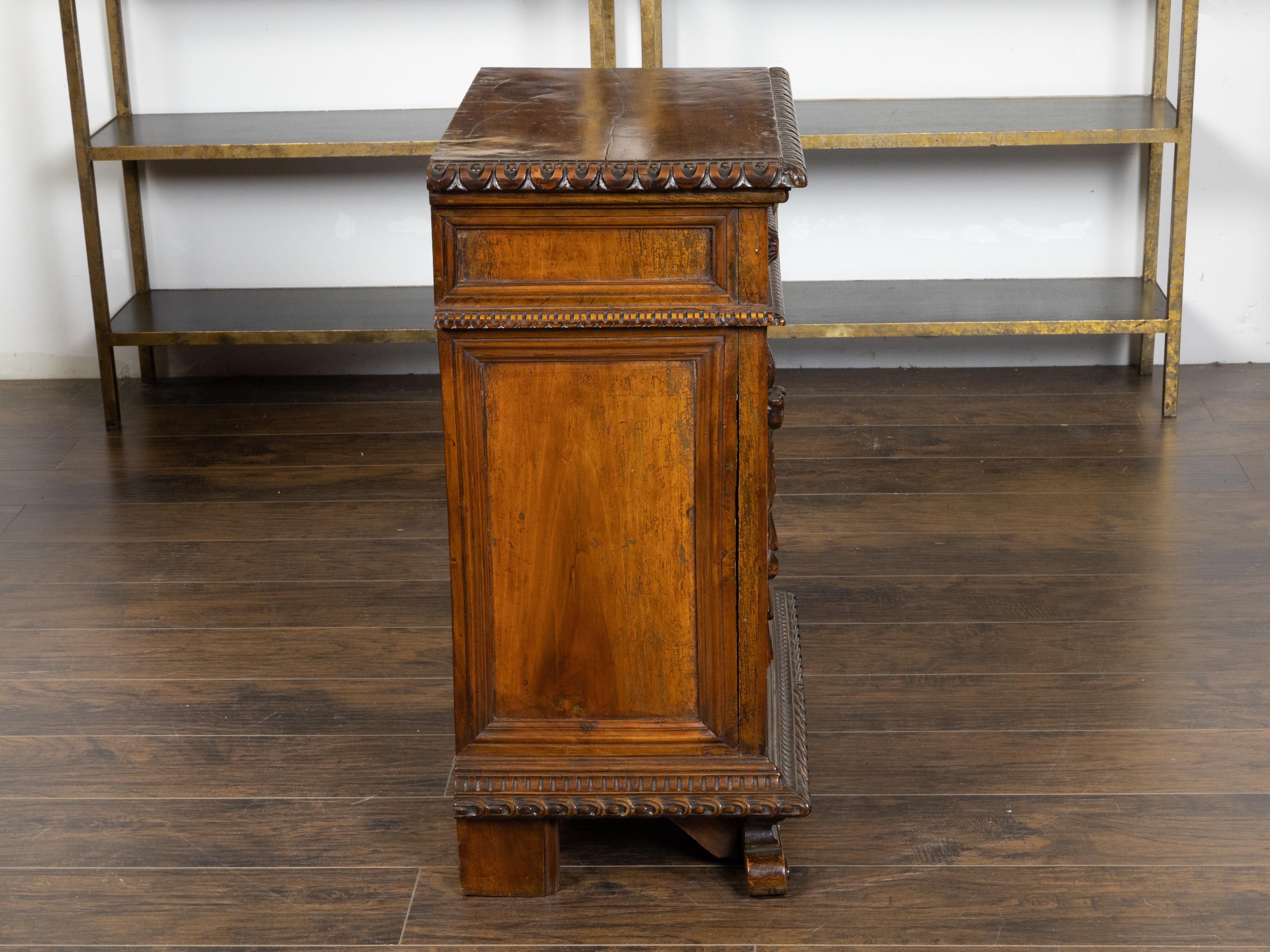 Small Italian 1800s Walnut Cabinet with Carved Urn, Foliage and Mascaron Décor For Sale 7