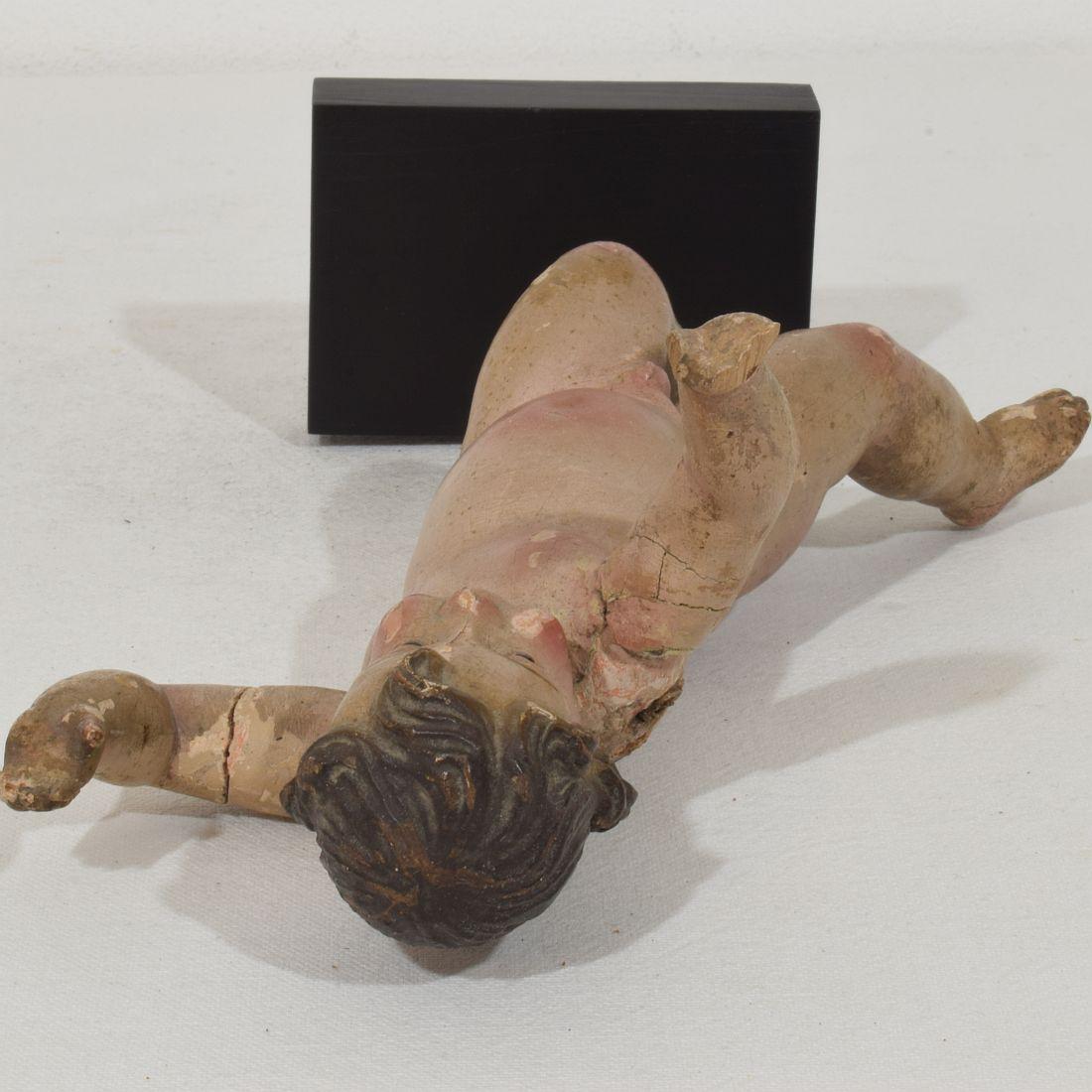 Small Italian 18th Century Carved Wooden Baroque Angel in vendita 11