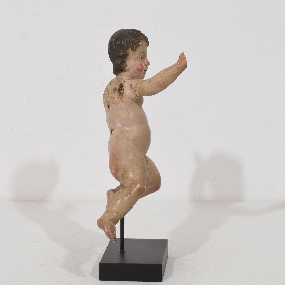 Small Italian 18th Century Carved Wooden Baroque Angel In condizioni buone in vendita a Buisson, FR