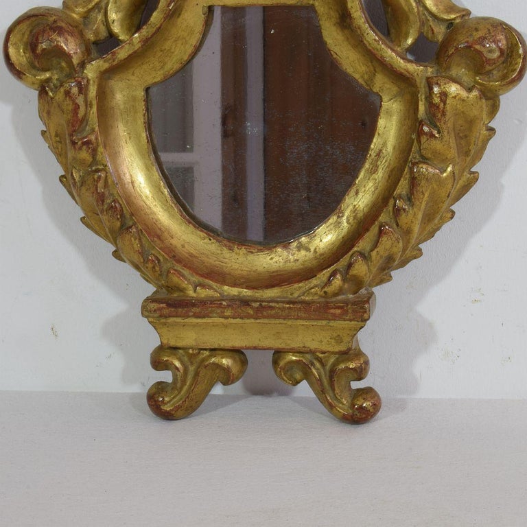 Small Italian 18th Century Giltwood Neoclassical Mirror For Sale 3