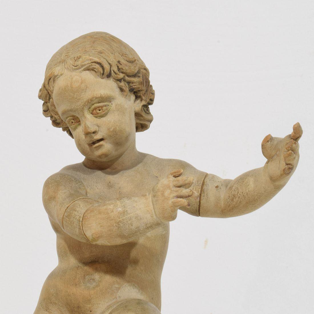 Pequeño ángel barroco italiano del siglo XVIII tallado a mano en madera en venta 3