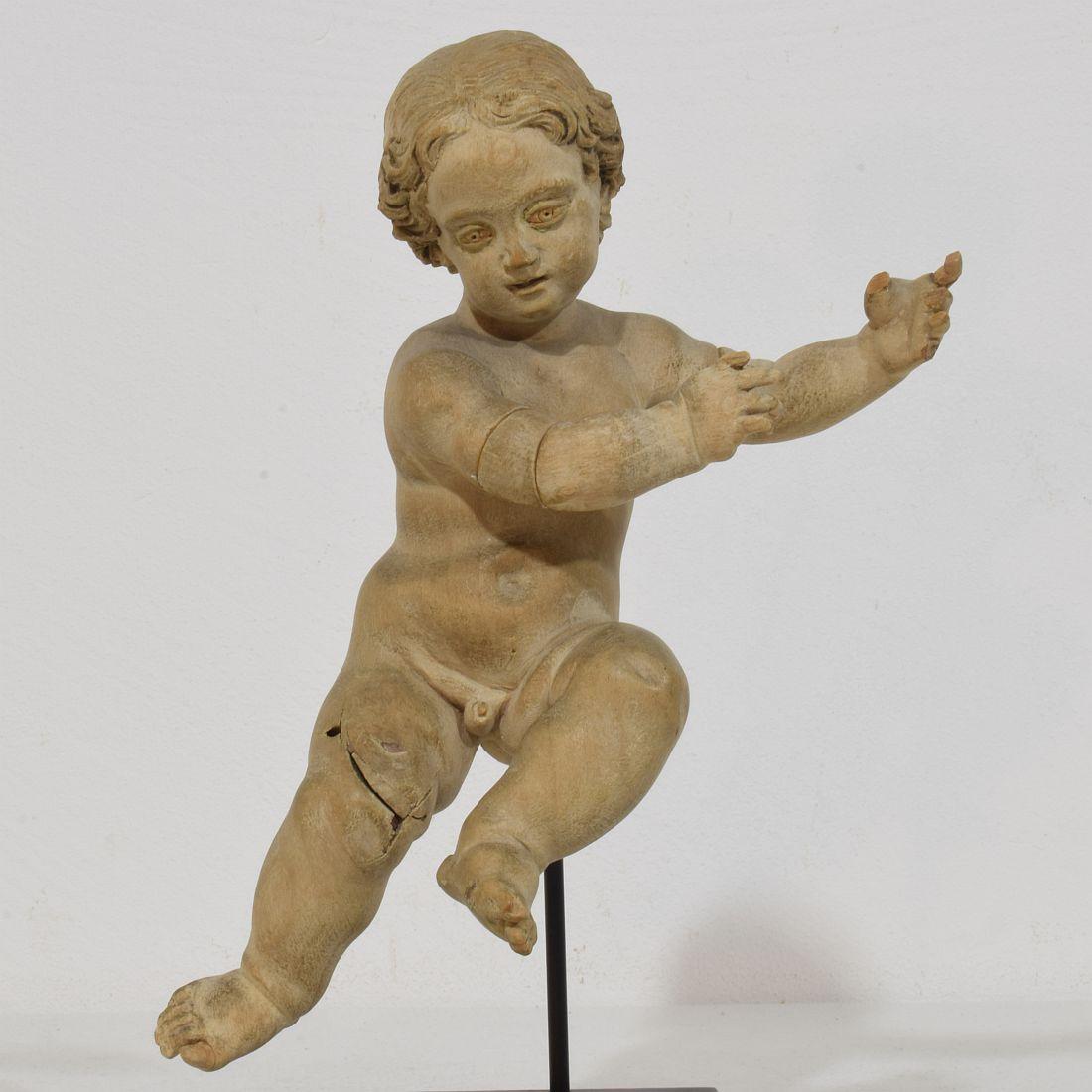 Pequeño ángel barroco italiano del siglo XVIII tallado a mano en madera siglo XVIII y antes en venta
