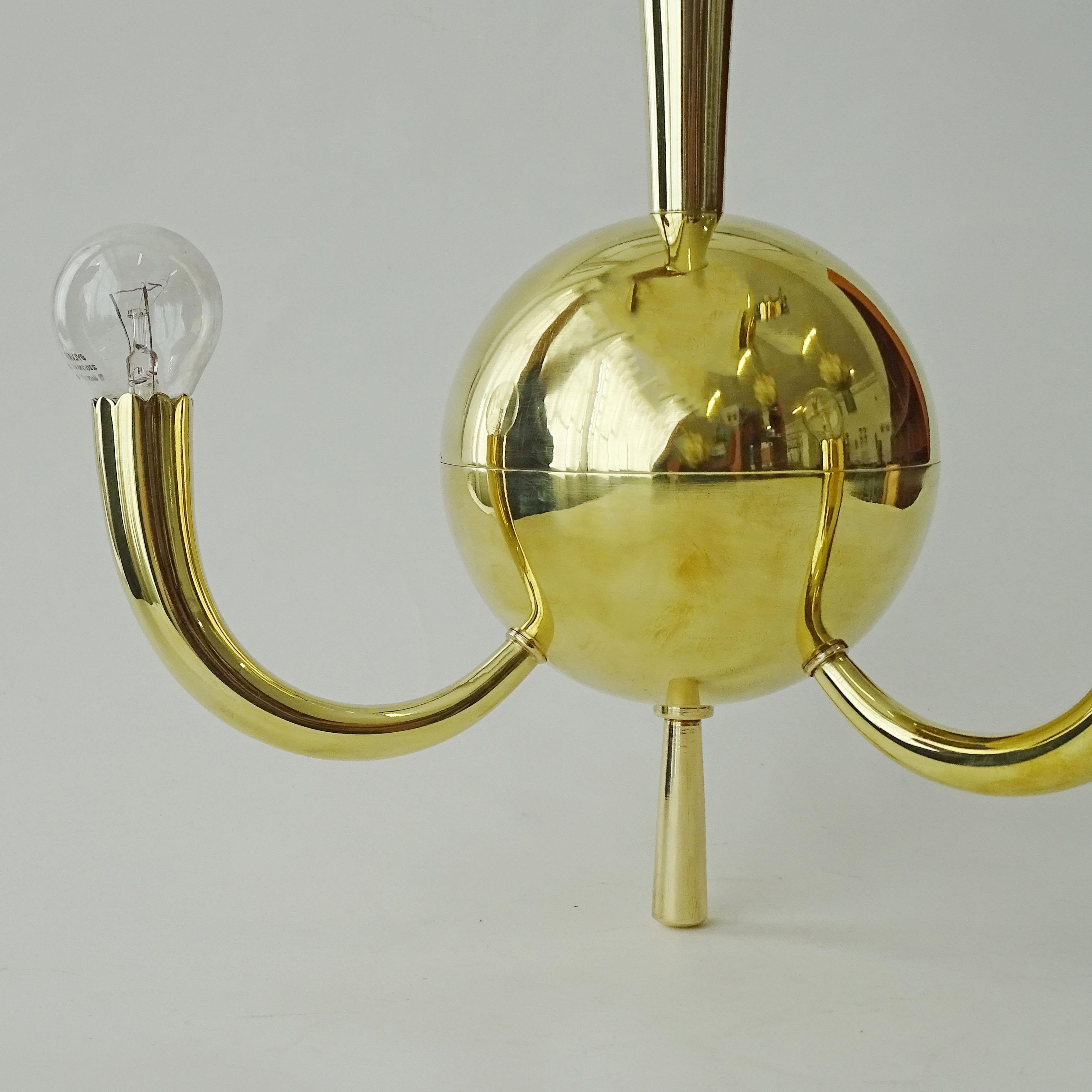 Petit plafonnier à trois lumières en laiton Art déco italien des années 1930 Excellent état - En vente à Milan, IT