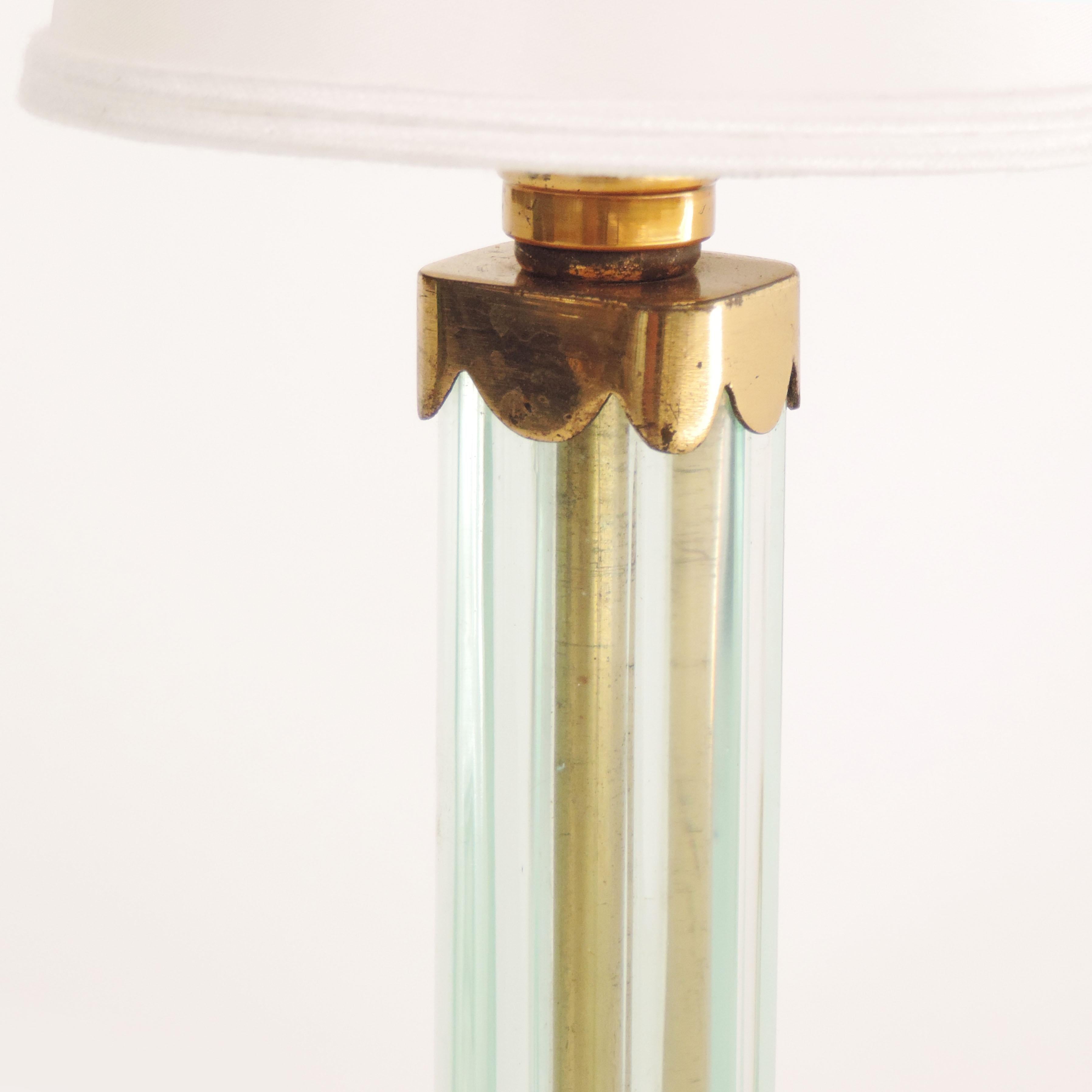 Small Italian 1940s Glass and Brass Table Lamp In Good Condition In Milan, IT