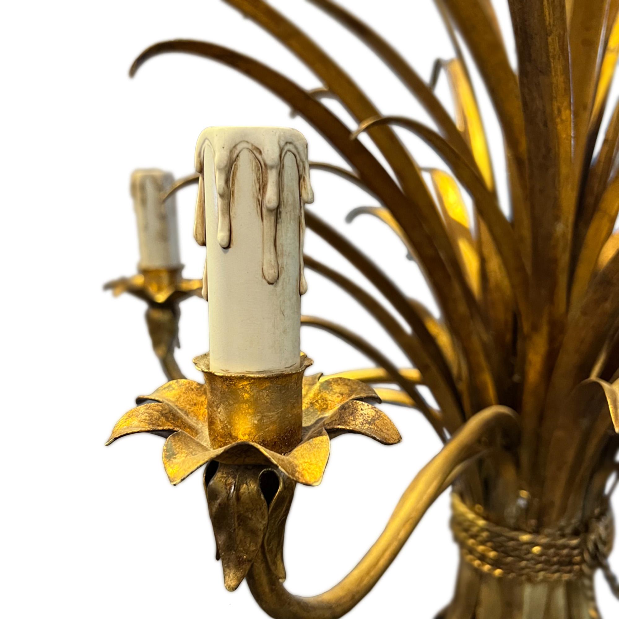 Mid-Century Modern Small Italian 1970s Wheatsheaf Chandelier For Sale