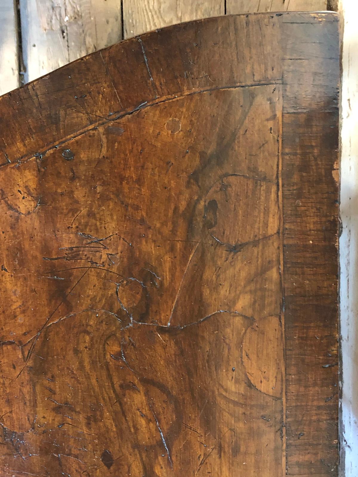 Small Italian 19th century Rococo Style Commode in vendita 7